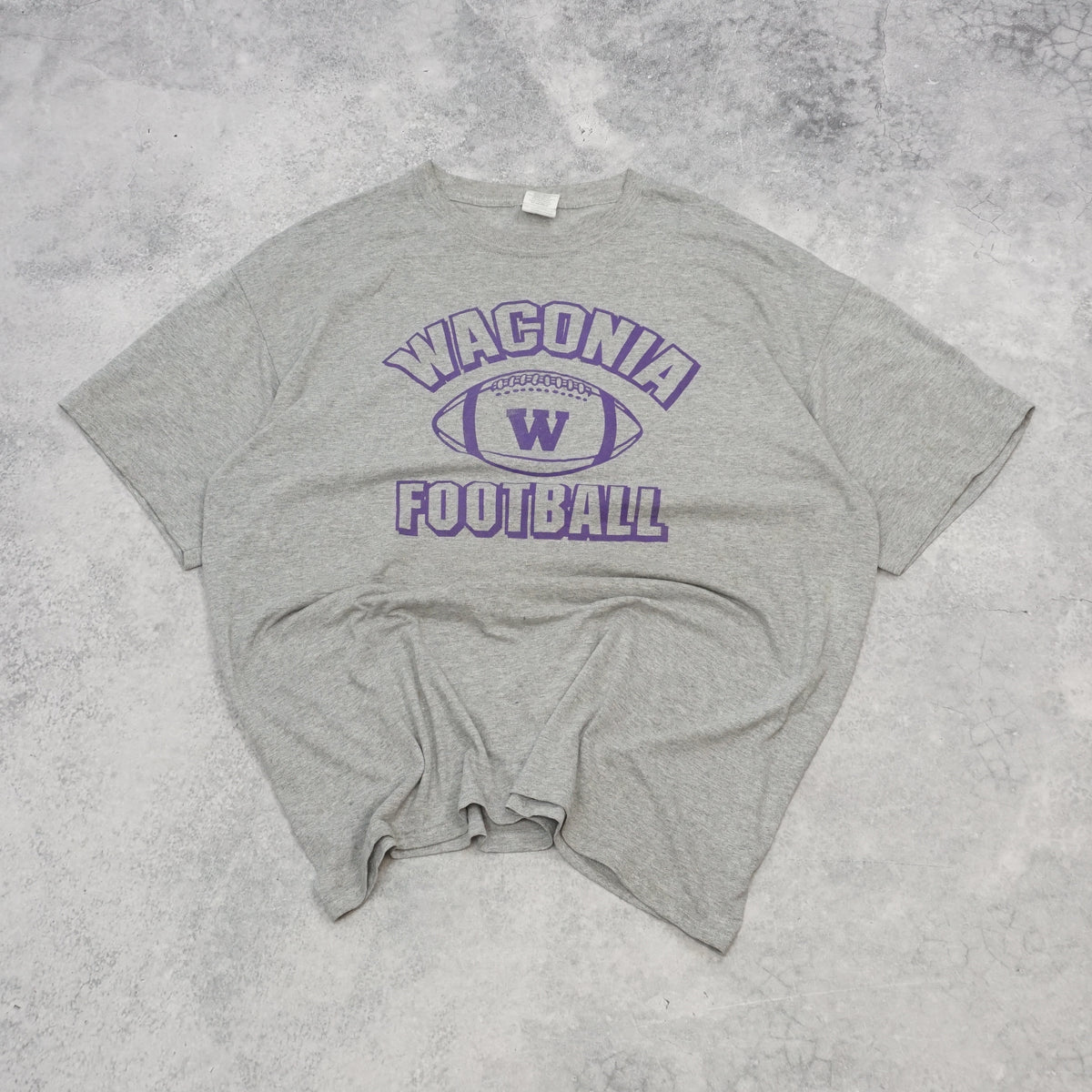 2000s Gildan Waconia Football Graphic T-Shirt