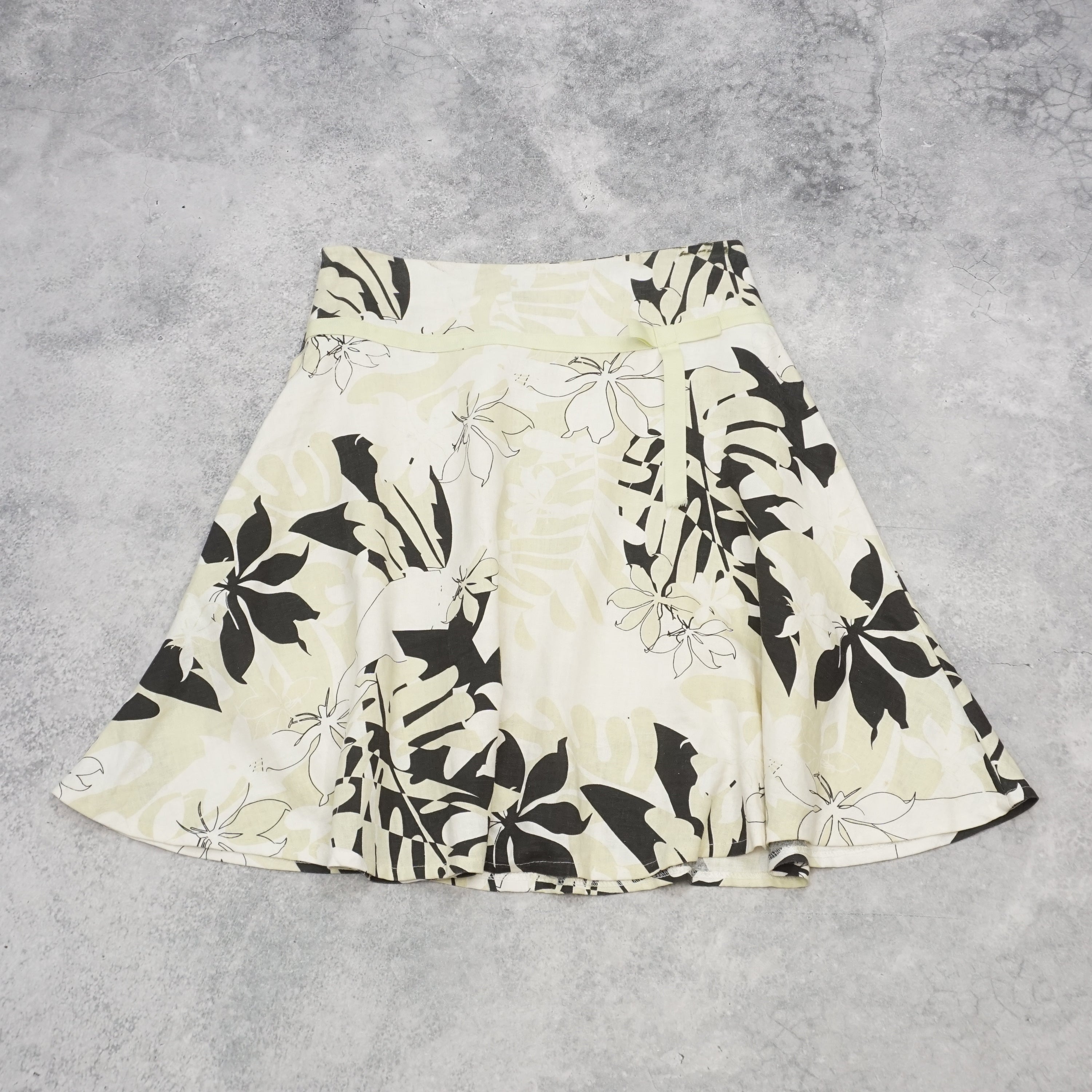 La Femme Mode Floral Pleated Skirt