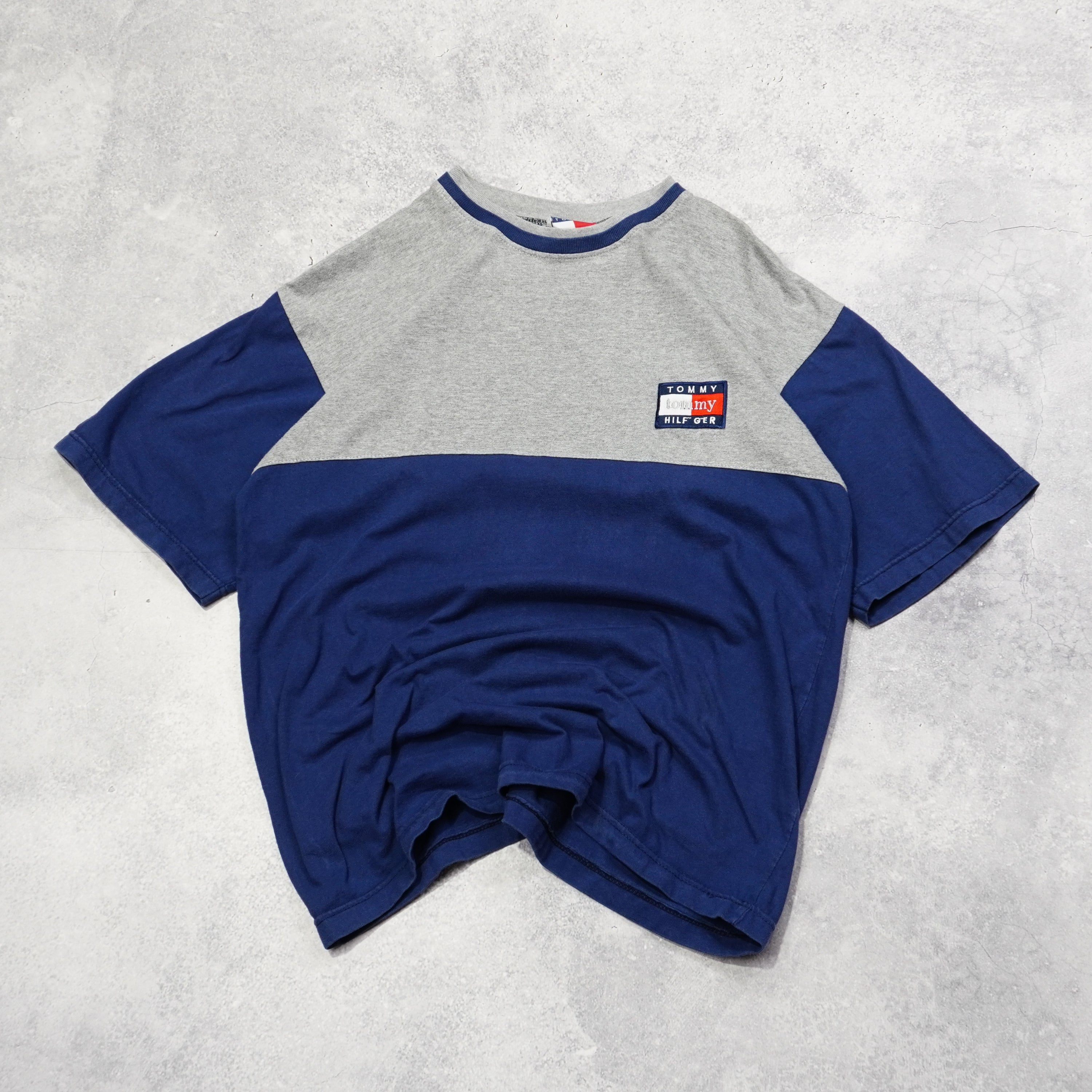 2000s Tommy Hilfiger T-Shirt