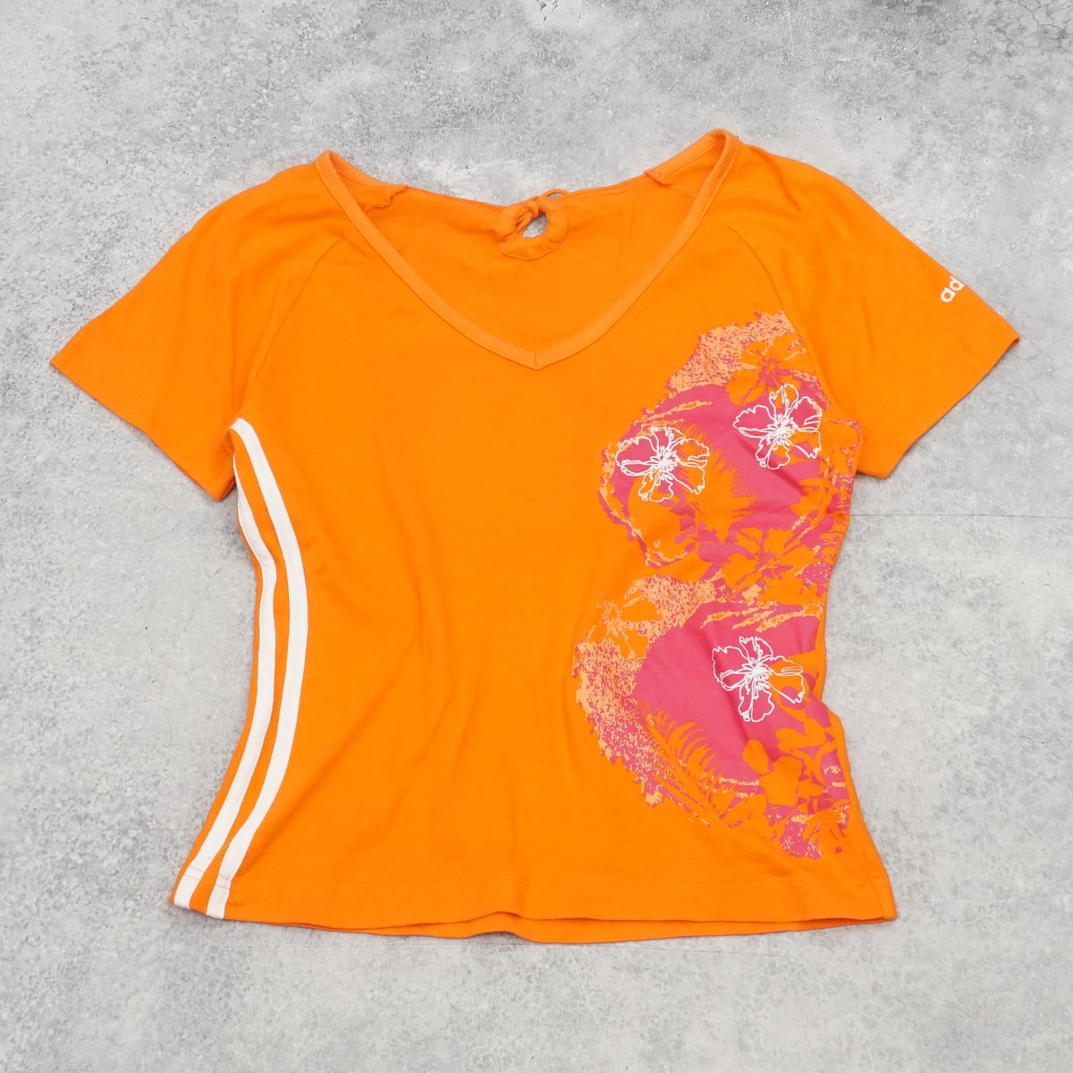 2000s Adidas Floral Graphic Fitted T-Shirt