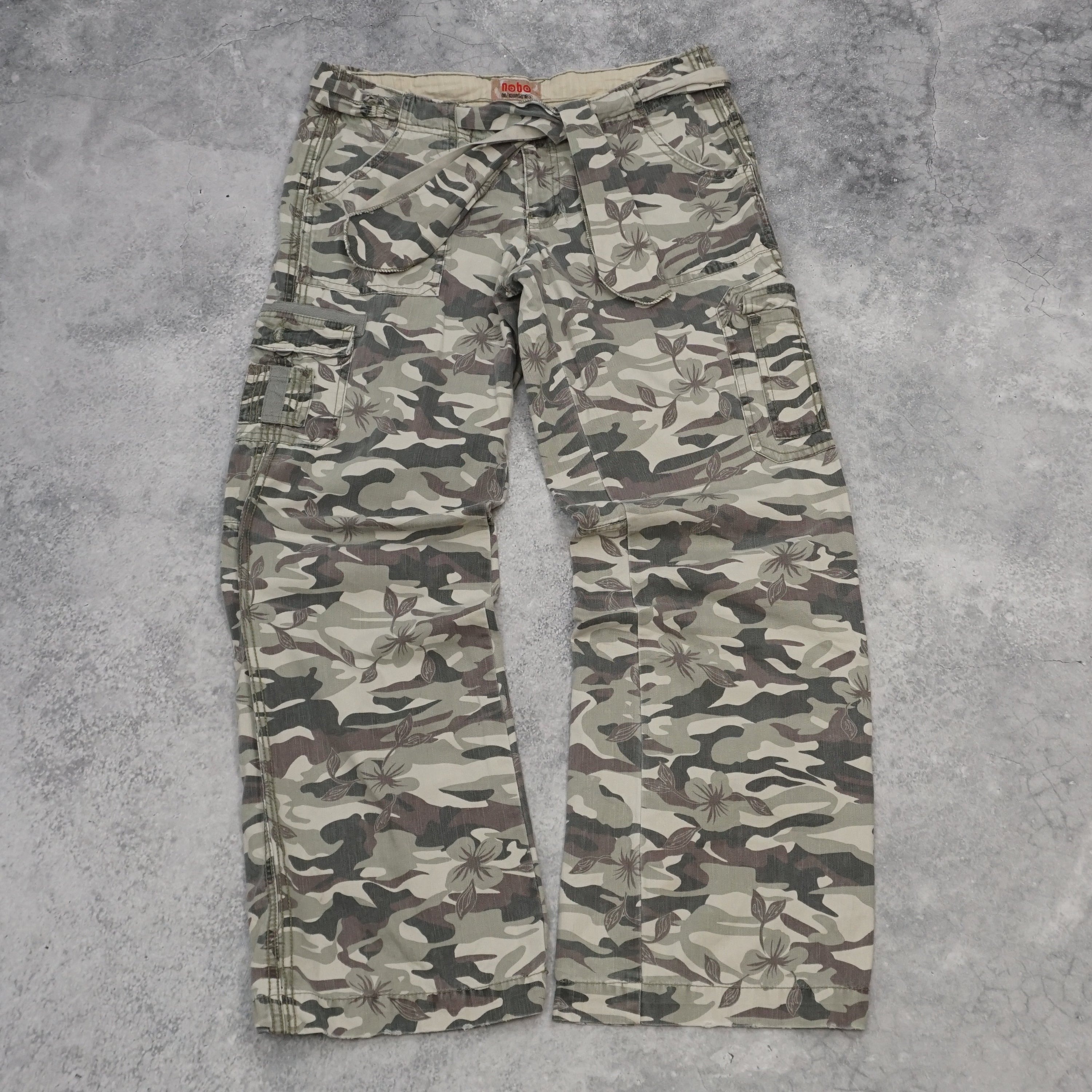 2000s No Boundaries Camo Cargo Pants