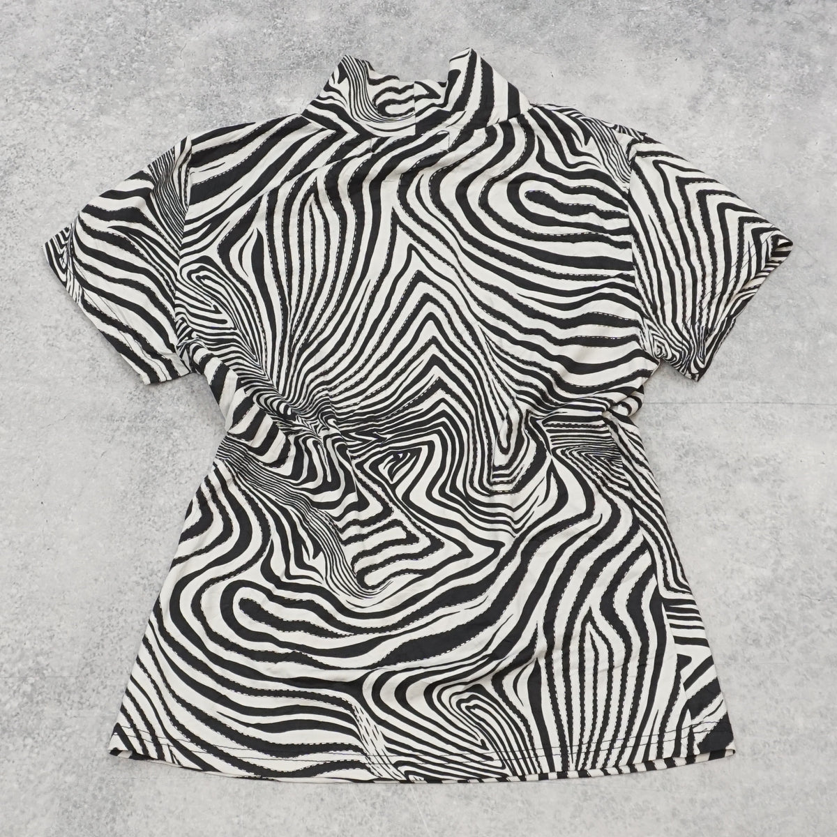Modern:Mode High Neck Top