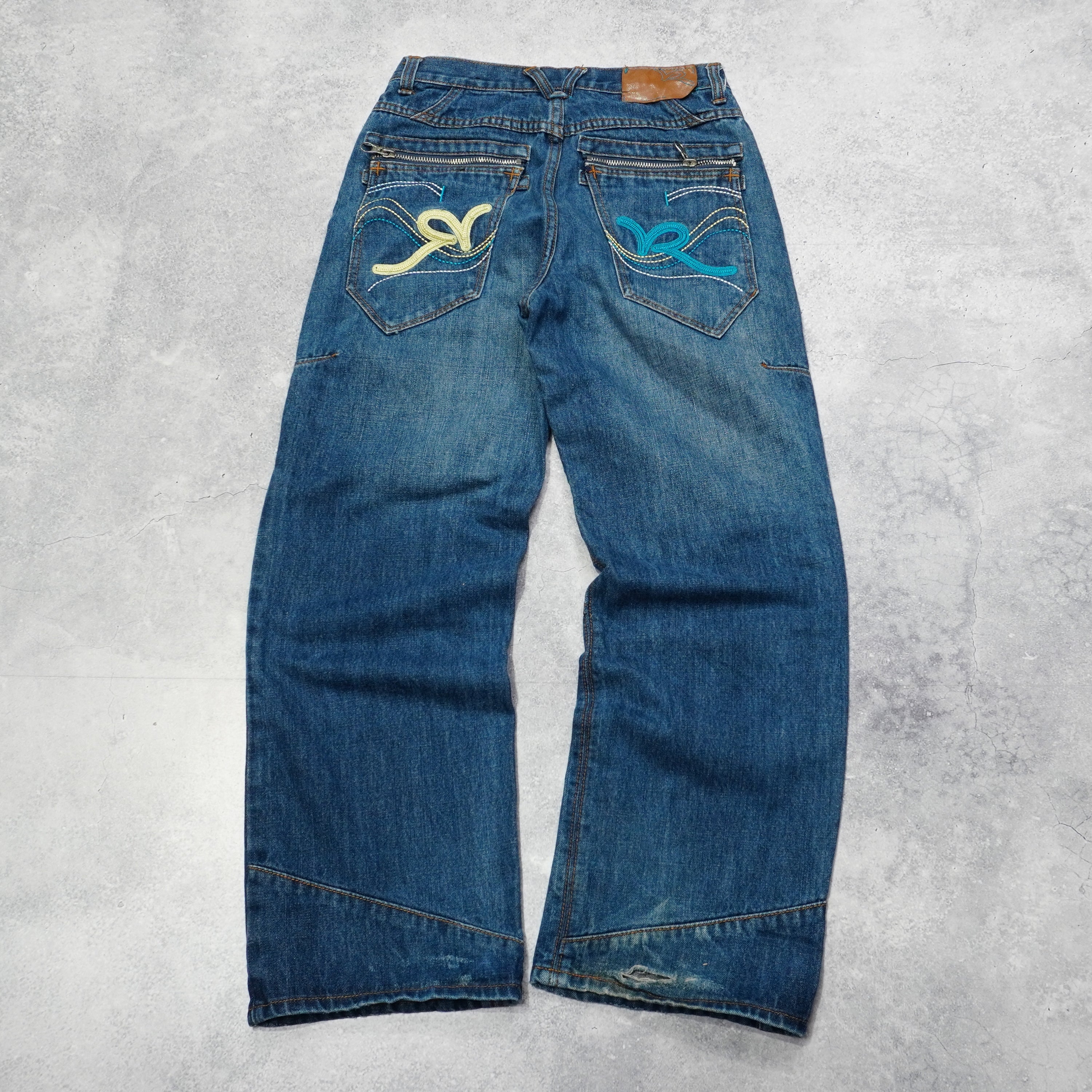 2000s Rocawear Embroidered Detail Jeans