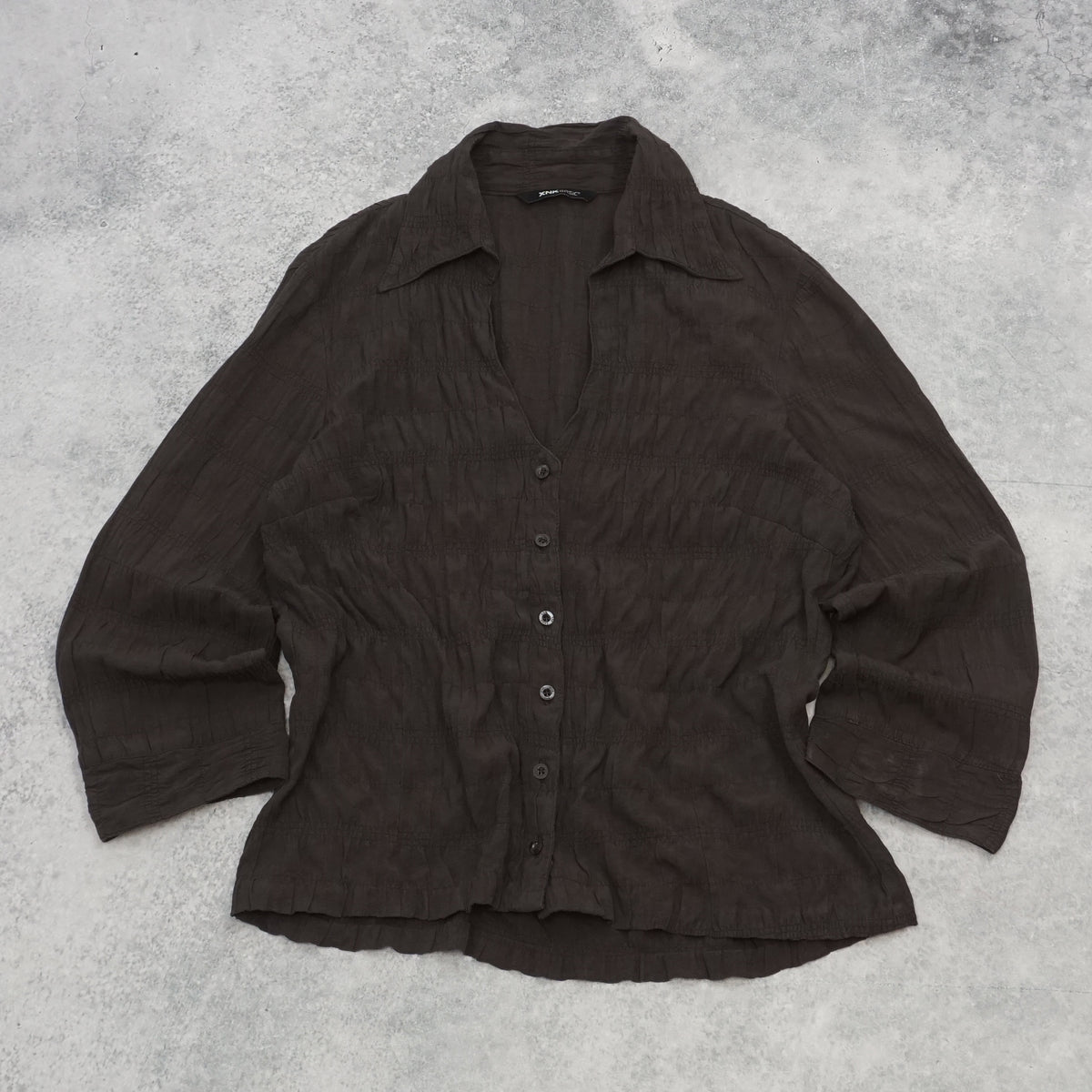 2000s Xnk Basic Crinkle Button Up Blouse