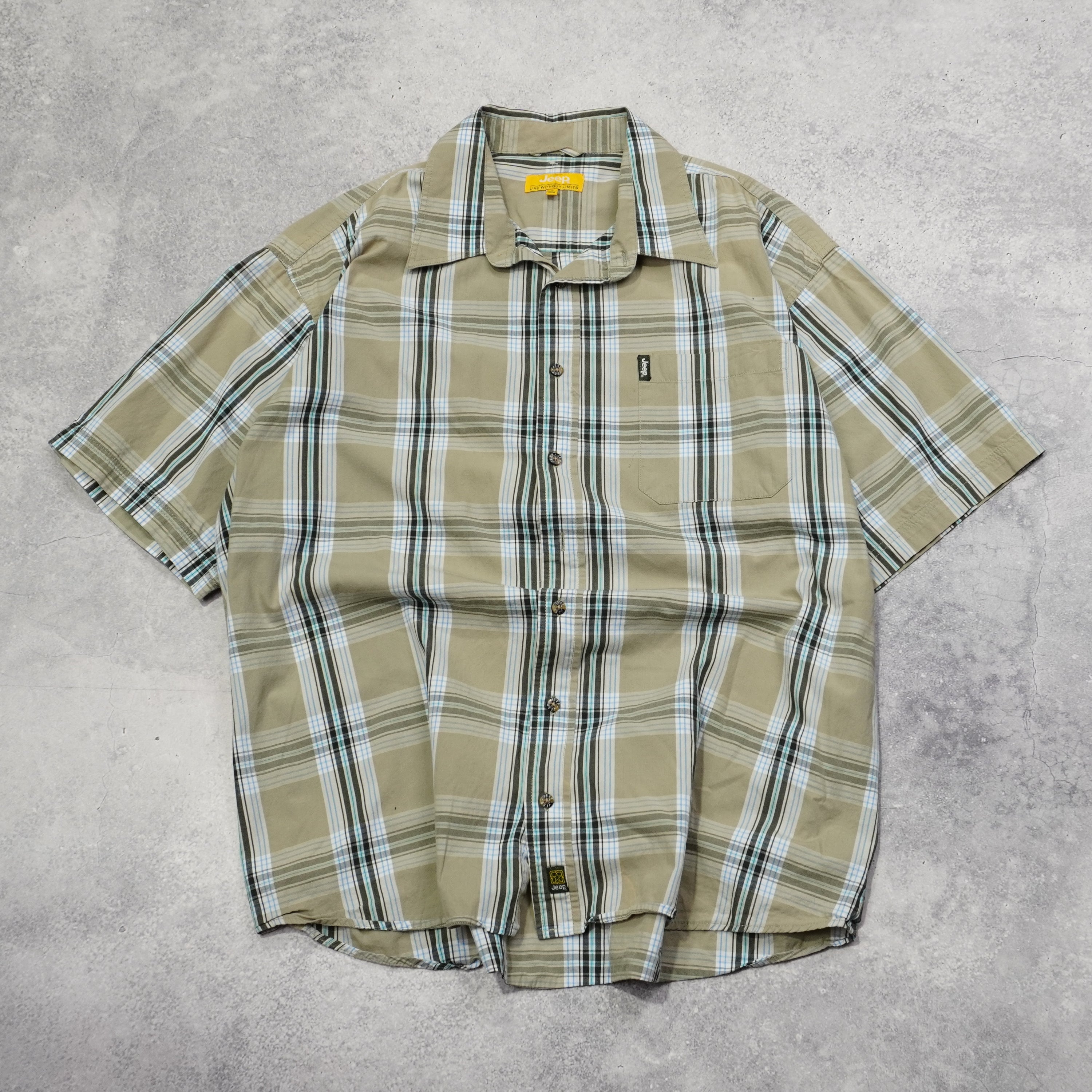 2000s Jeep Button Up