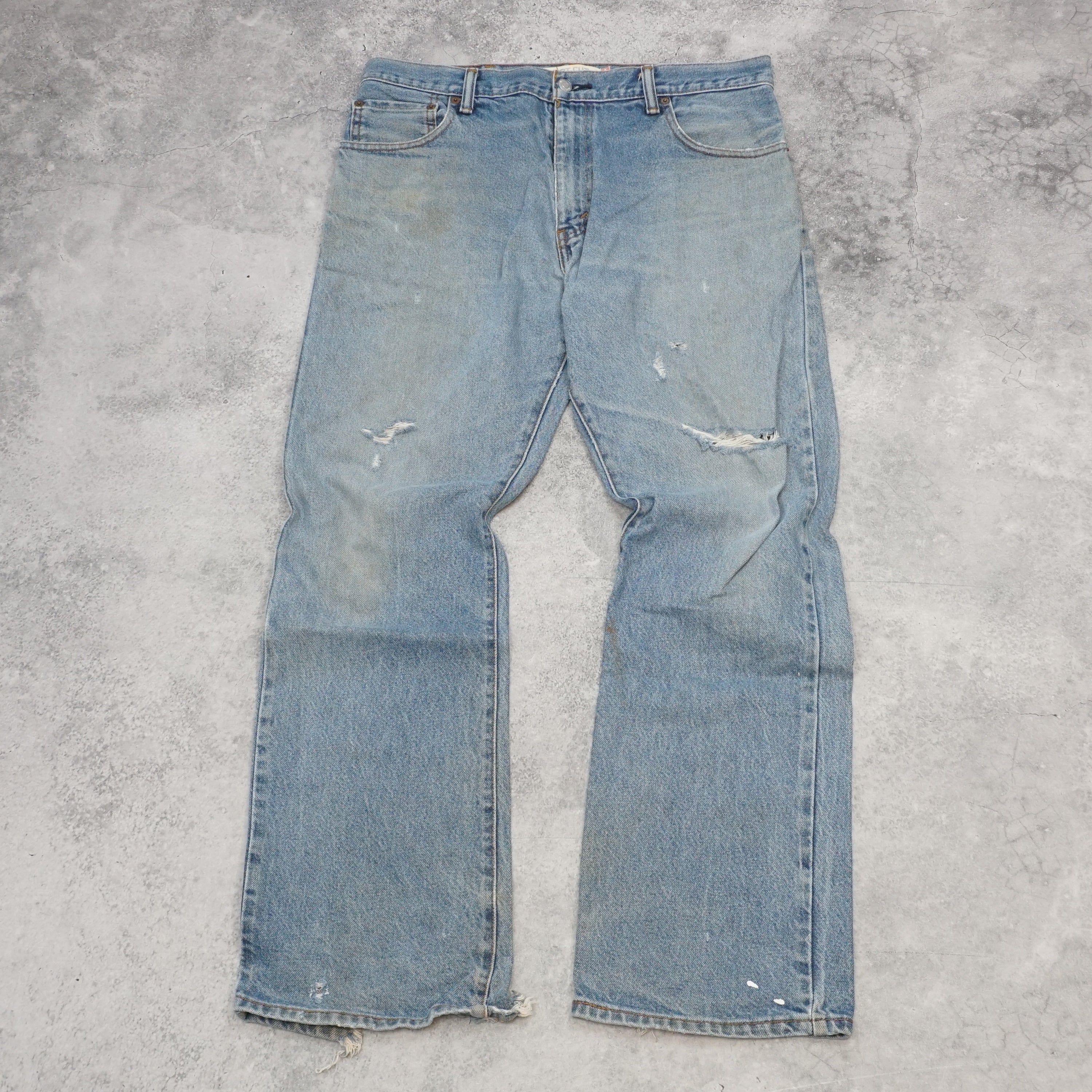 2000s Levi's 517 Boot Cut Distressed Jeans