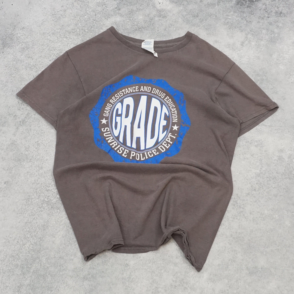 2000s Delta Pro Weight GRADE Sunrise Police Dept Graphic T-Shirt