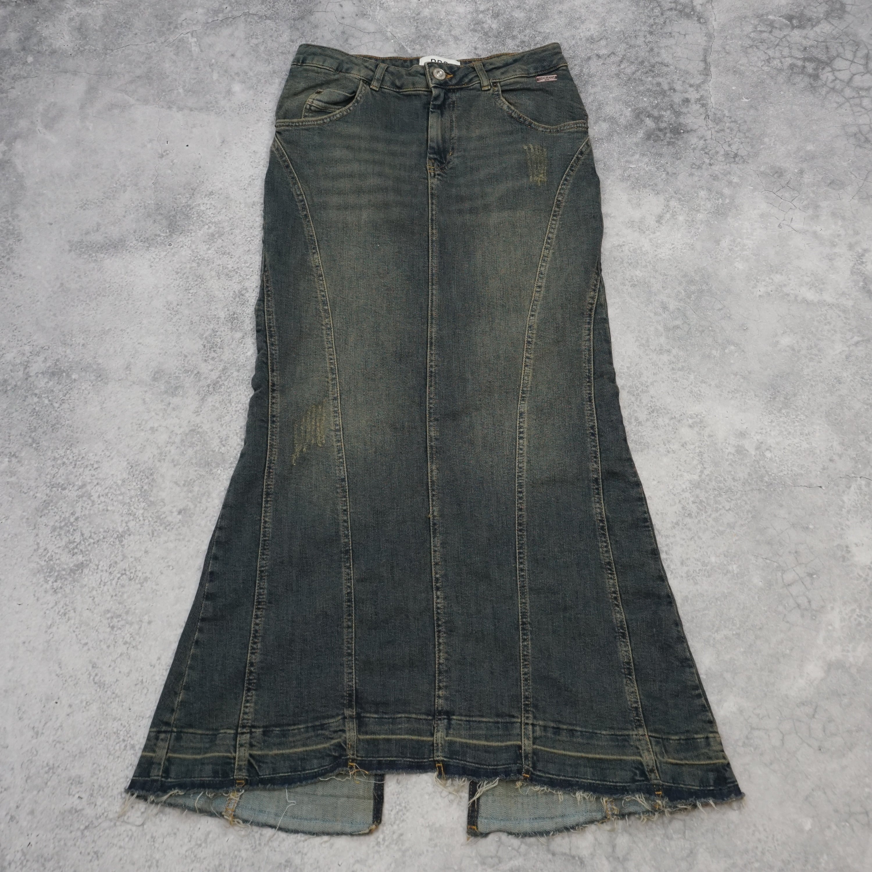 2000s Urban outfitters Flared Denim Skirt