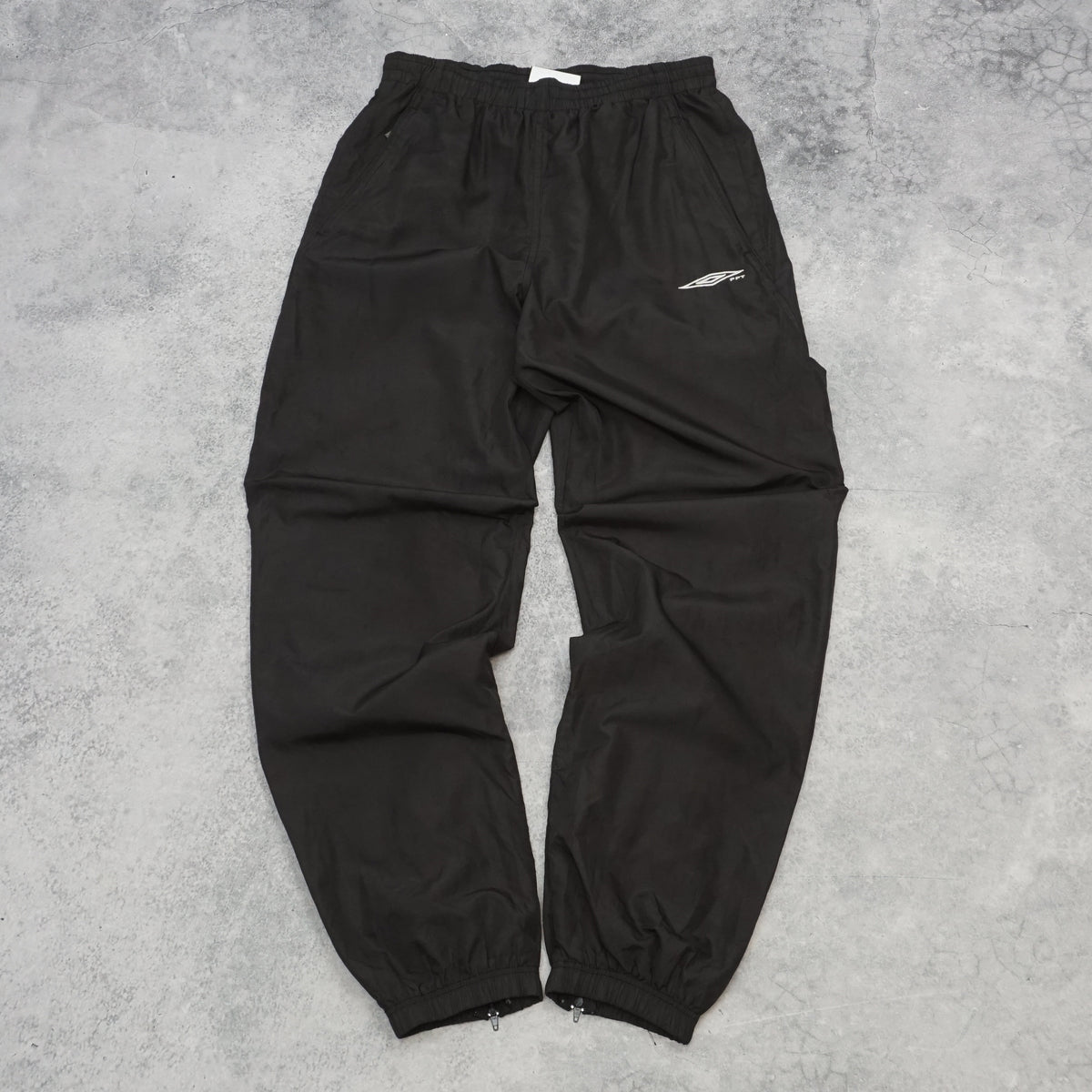 2000s Umbro Nylon Zip Ankle Track Pants