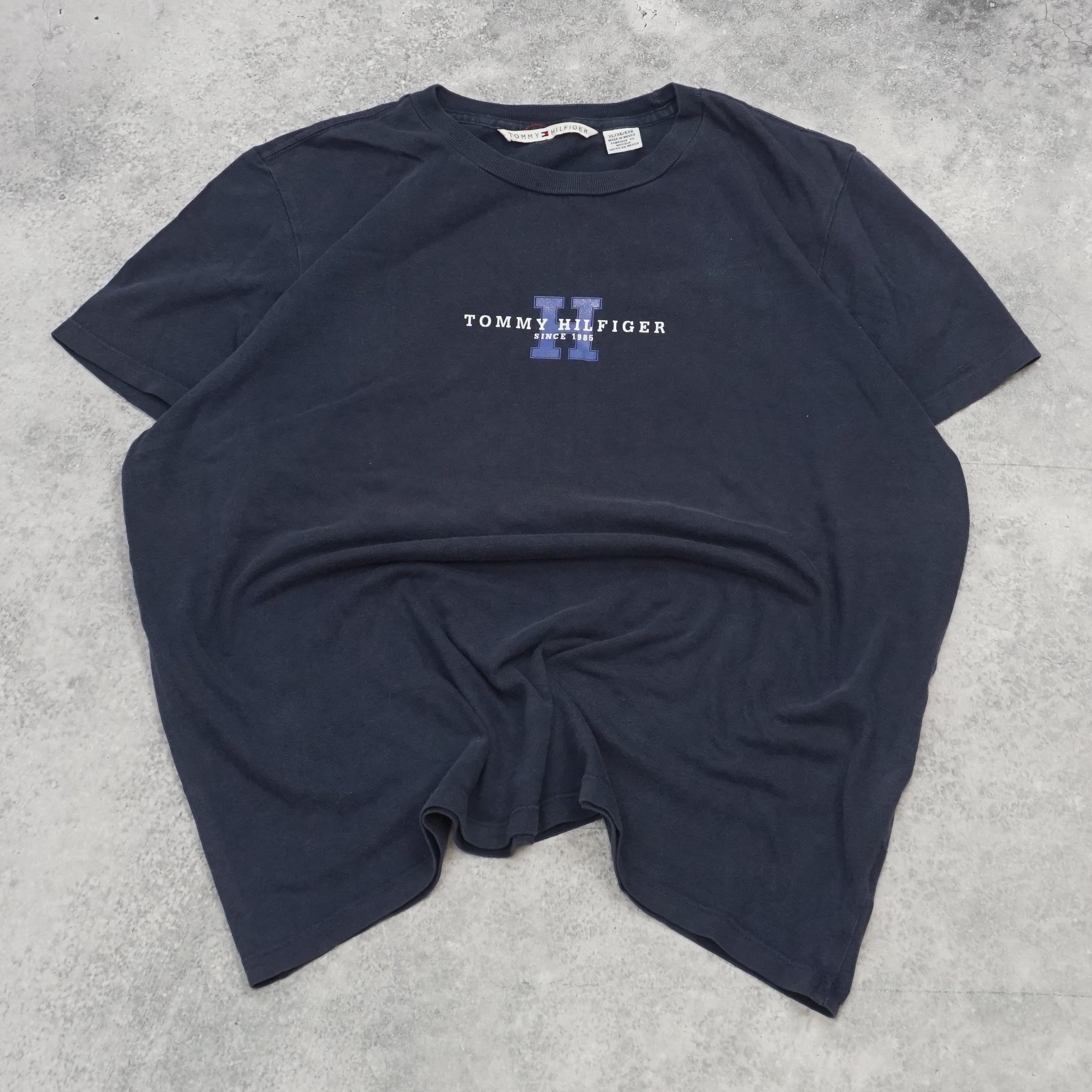 2000s Tommy Hilfiger T-Shirt