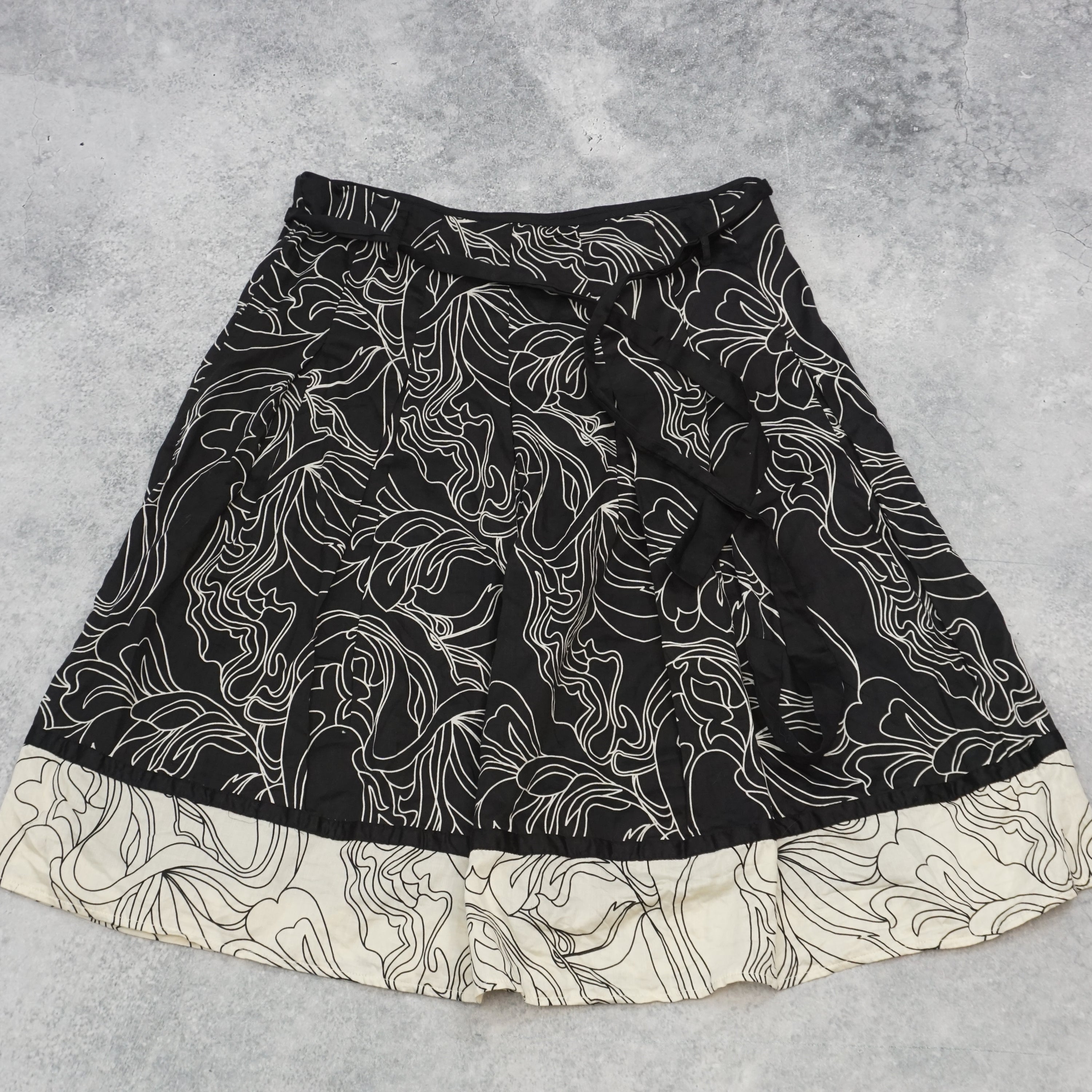 2000s International Express Two tone Midi Skir