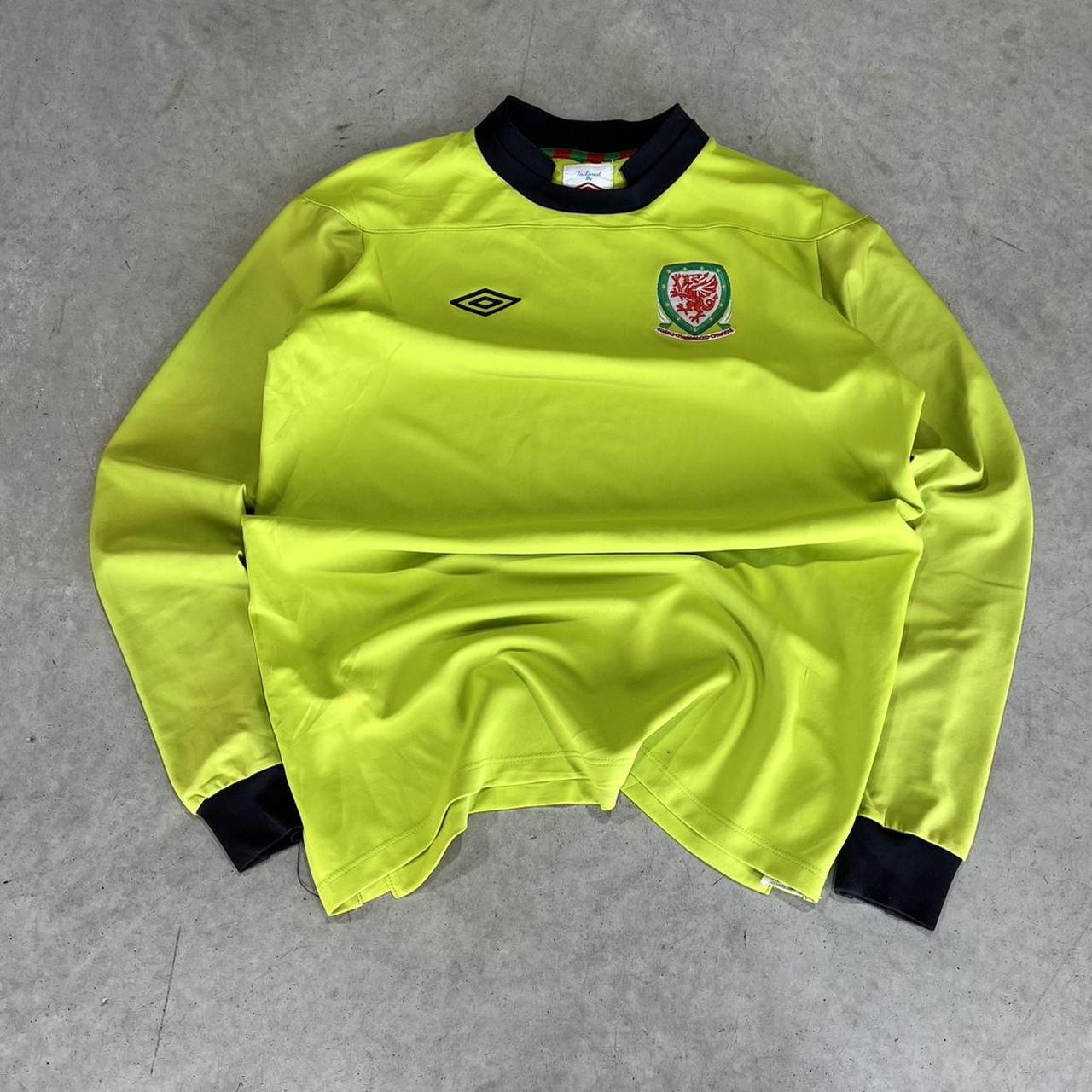 2000s Umbro Graphic Jersey