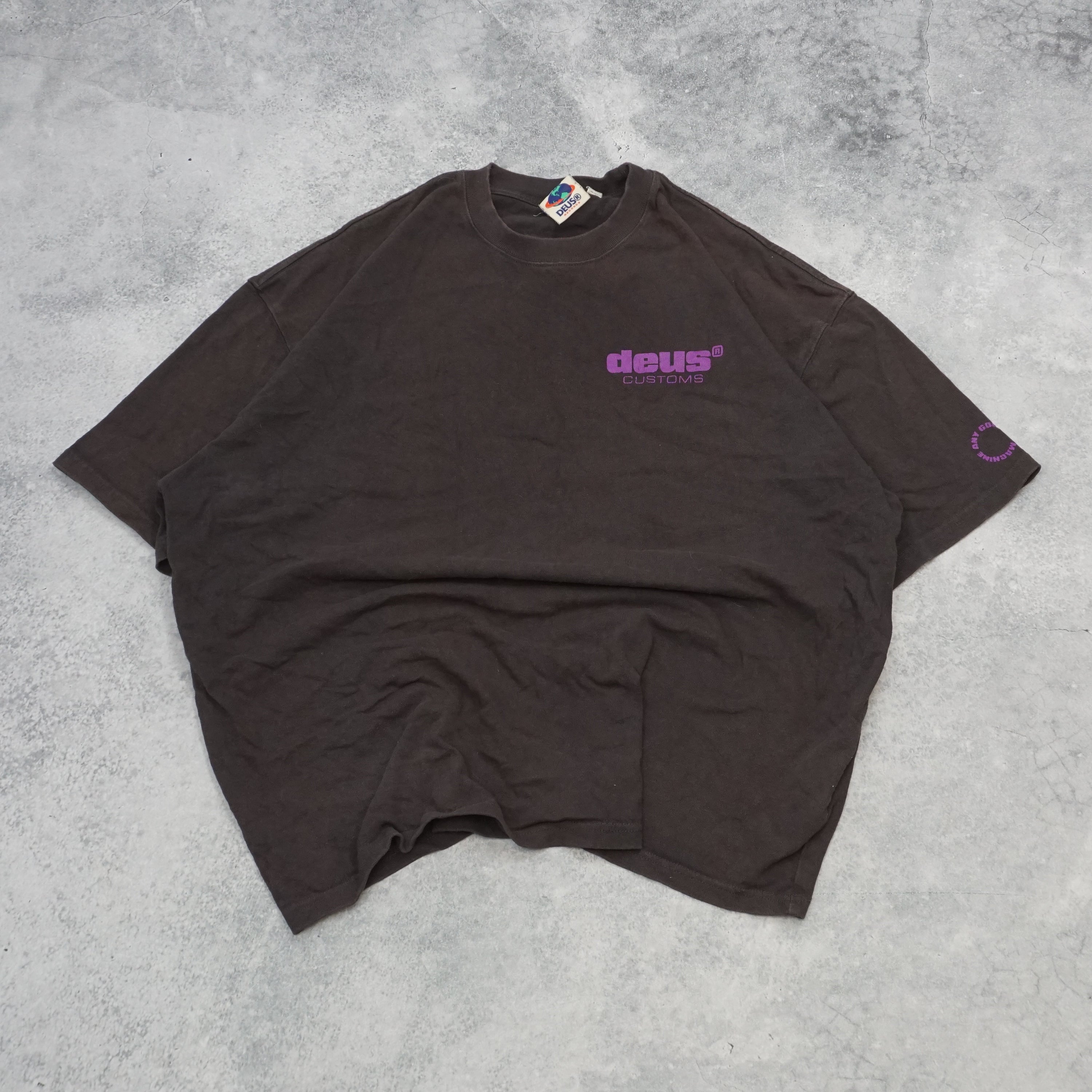 Deus T-Shirt
