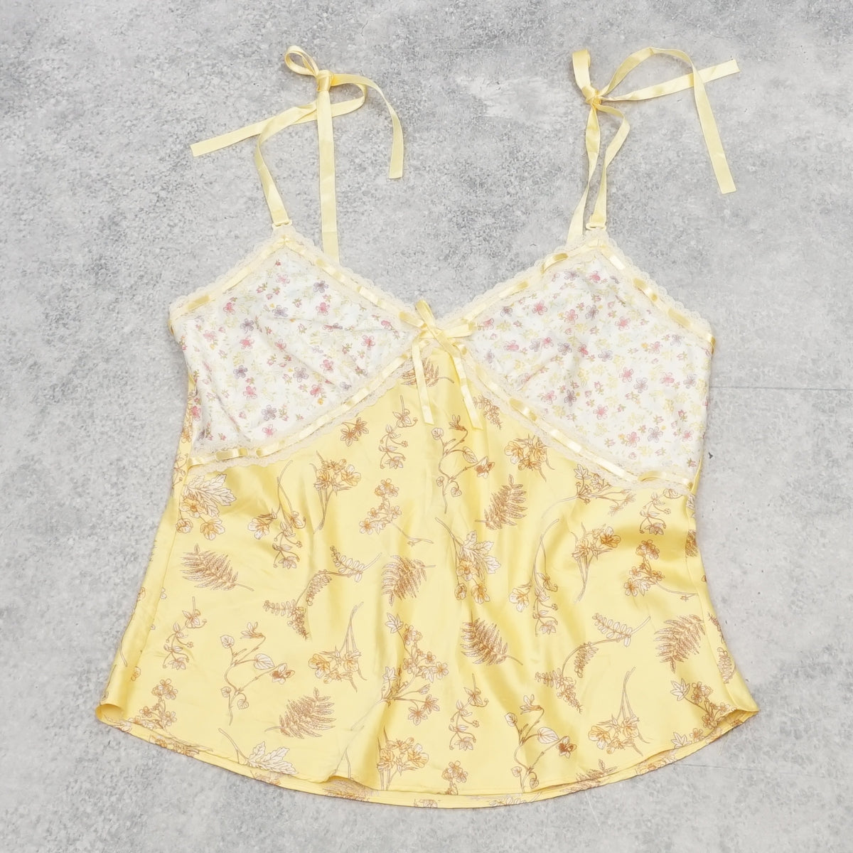2000s Hunt Wear Floral Lace Cami Top