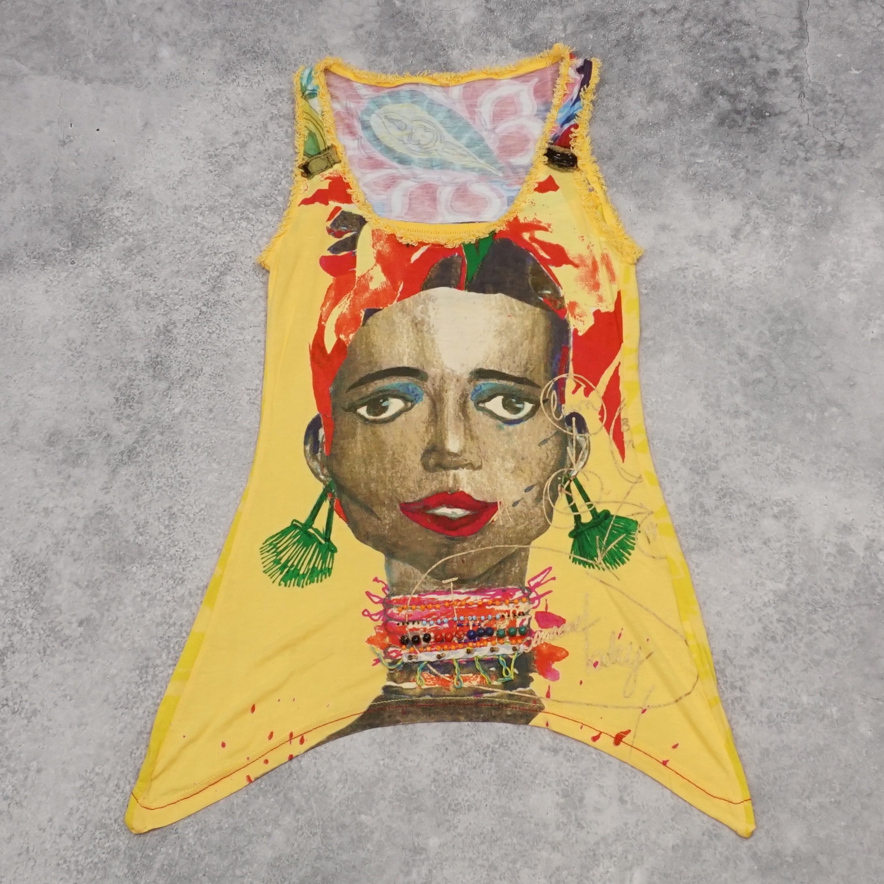 Daisy Fuentes Graphic Art Top