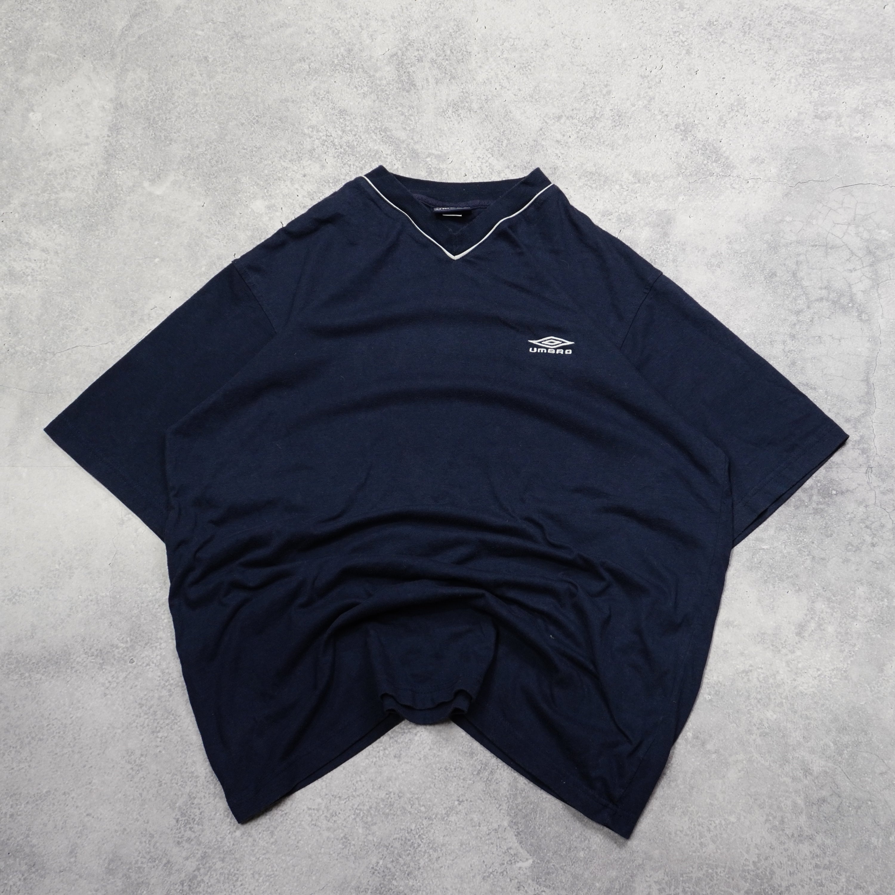 2000s Umbro V-Neck Casual T-Shirt