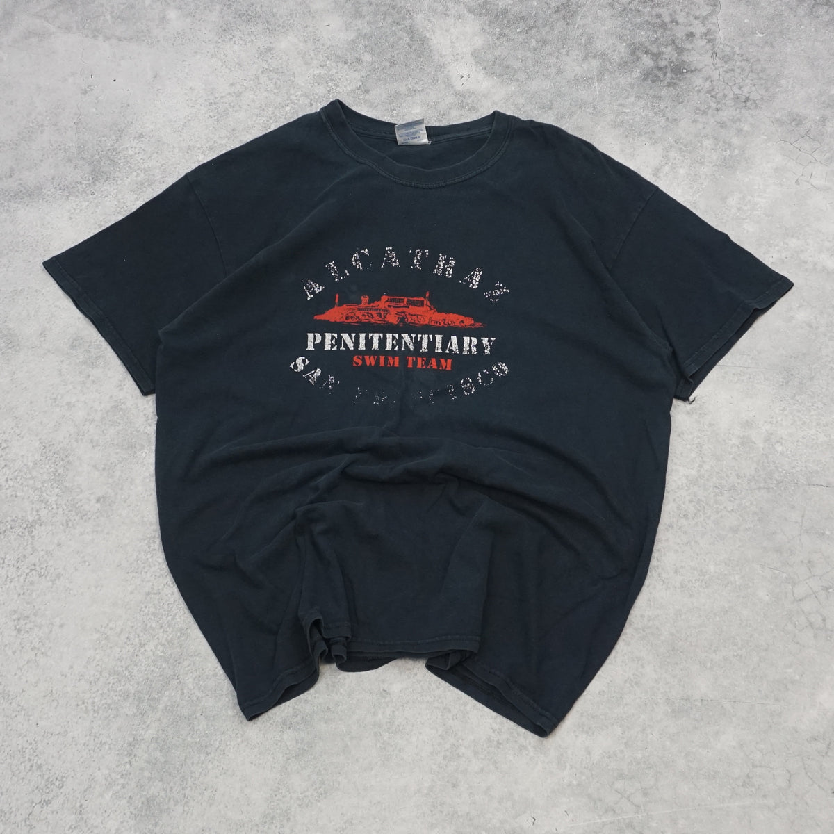 2000s Gildan Alcatraz Penitentiary Swim Team Graphic T-Shirt