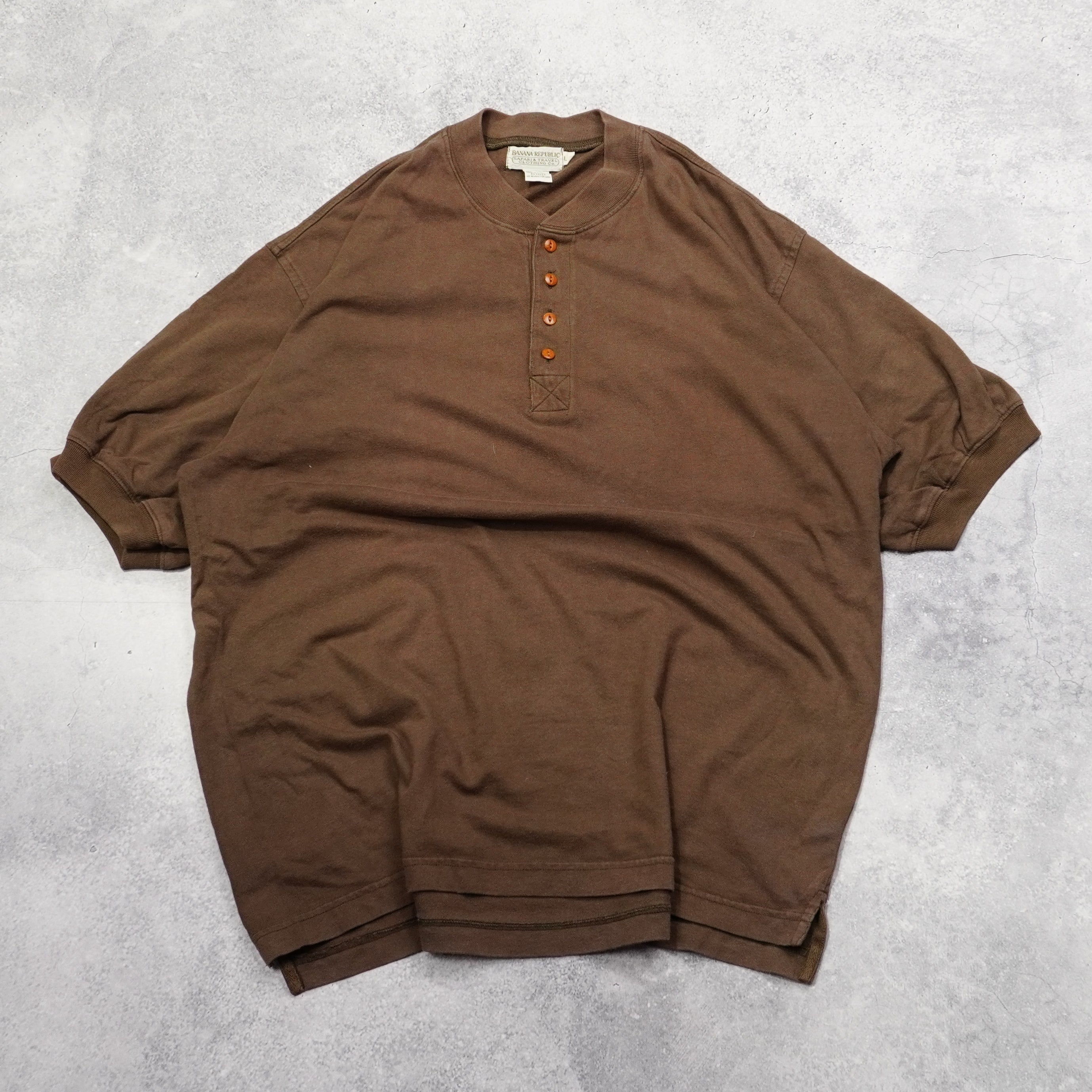 2000s Banana Republic Henley T-Shirt
