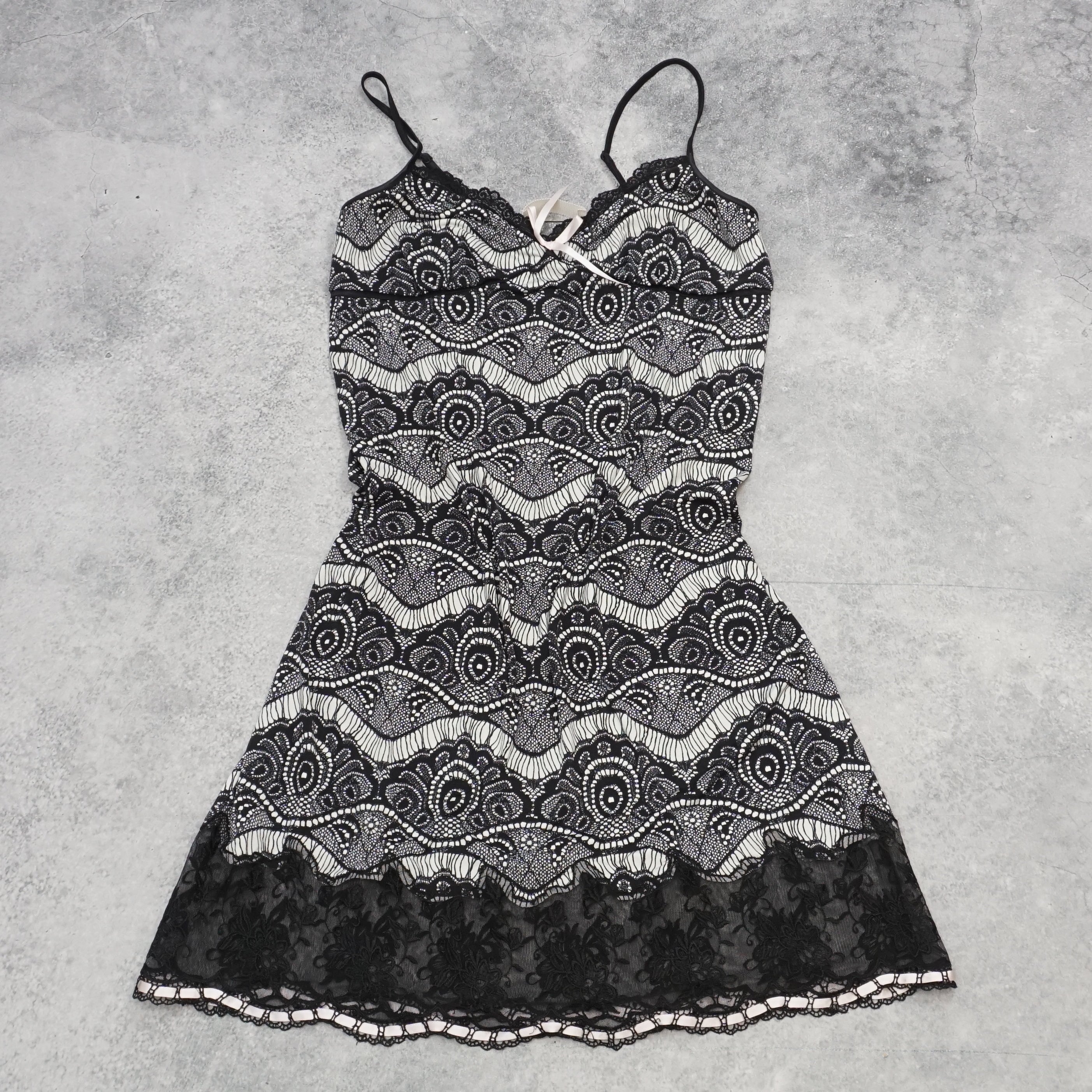 2000s Lace Detail Dress
