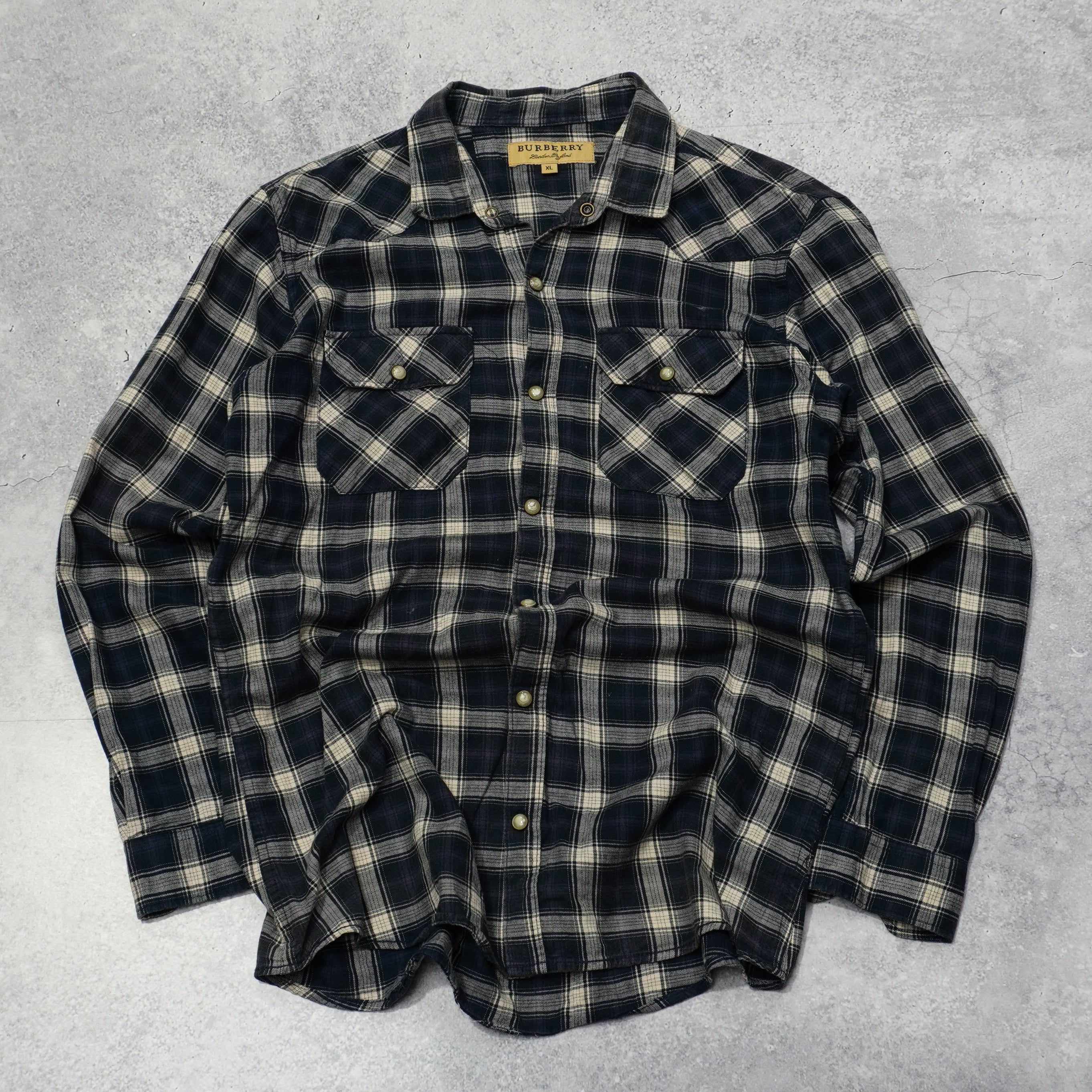 2000s Burberry Button Up