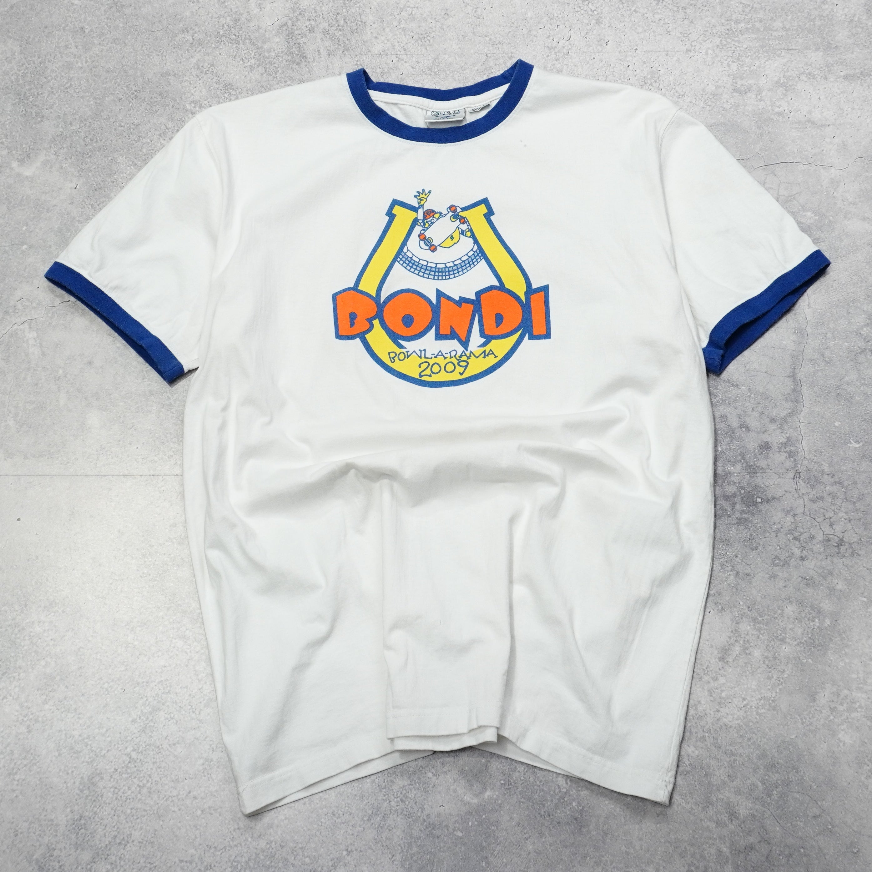 2000s Blue Whale Graphic T-Shirt
