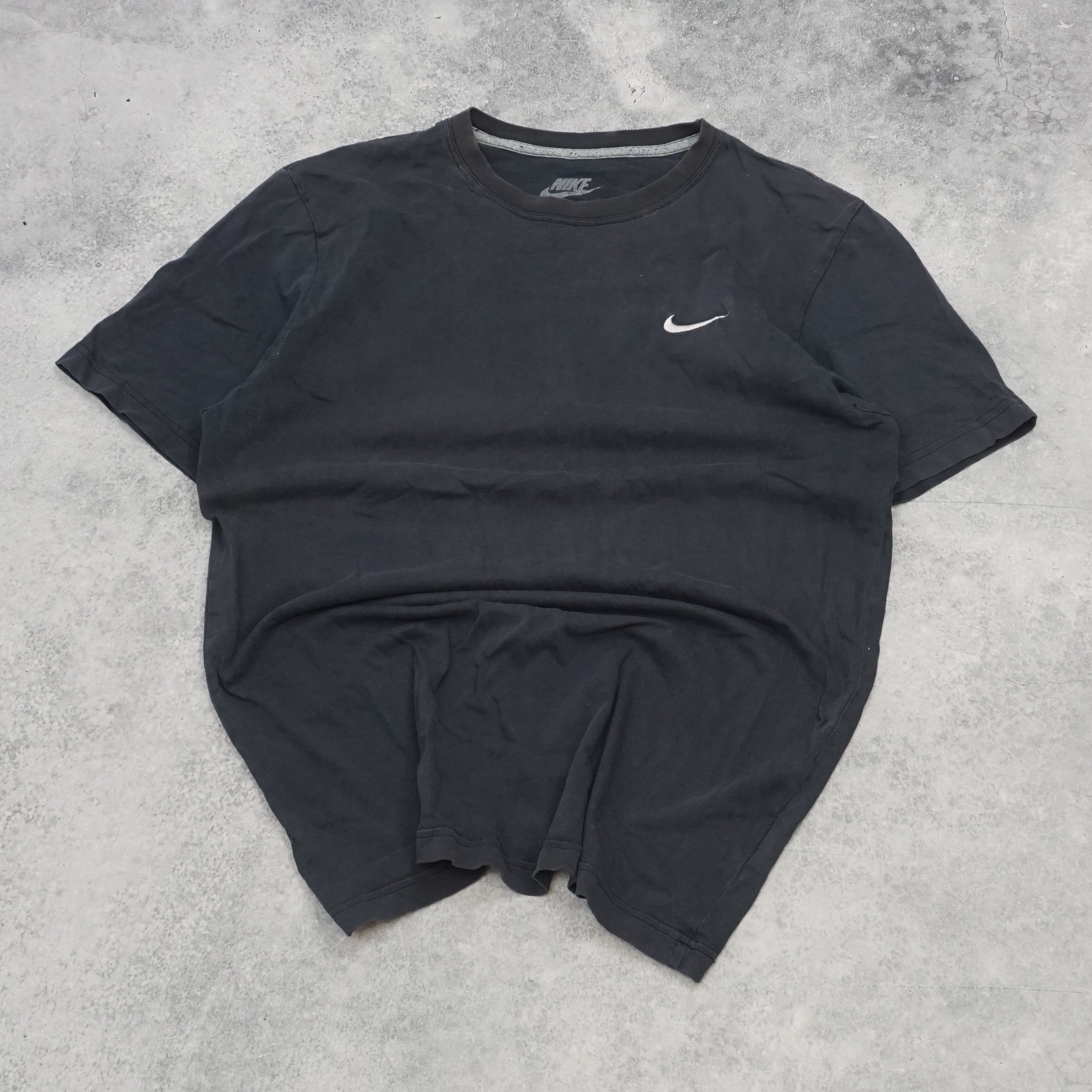 2000s Nike Regular Fit Swoosh T-Shirt