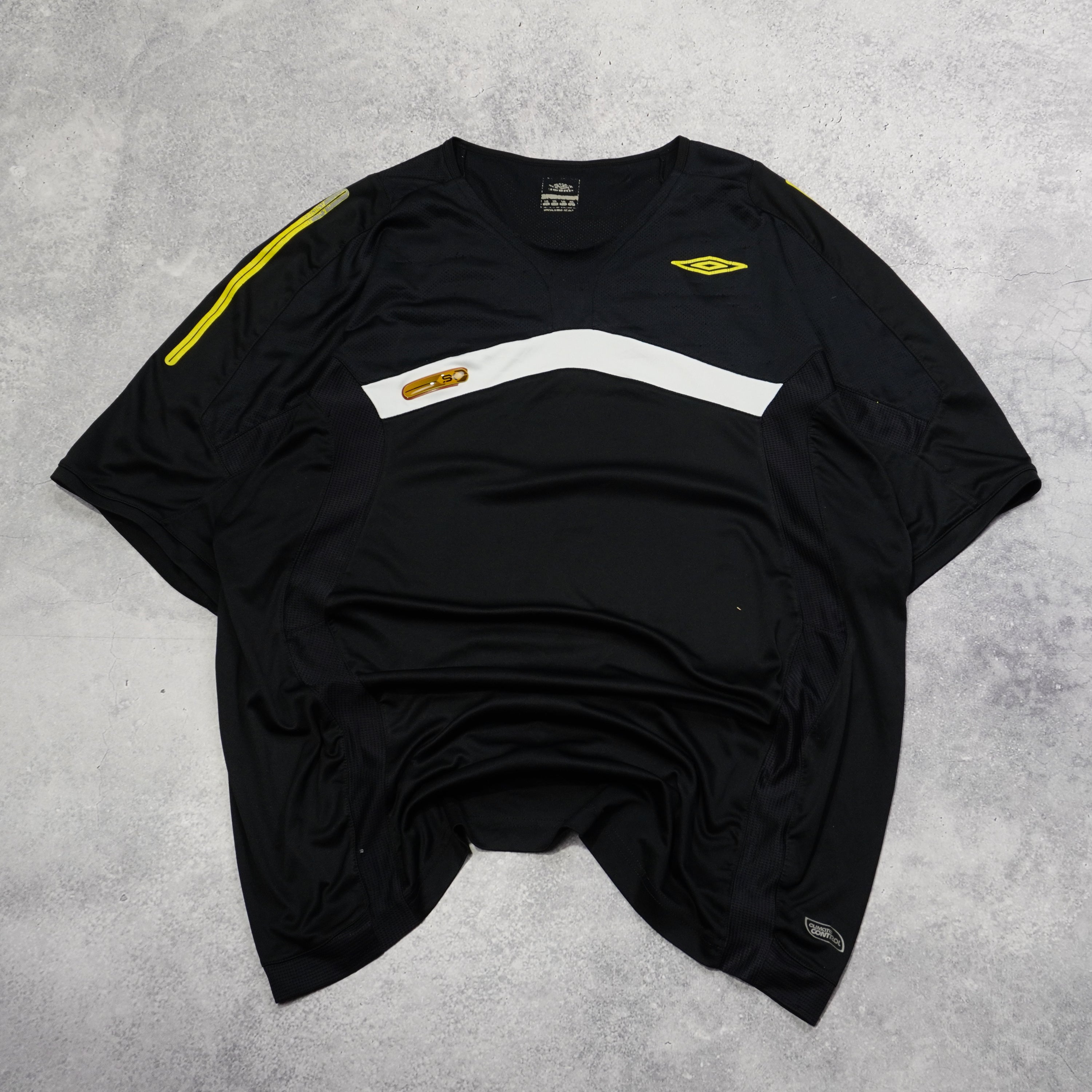 2000s Umbro Athletic Performance Jersey
