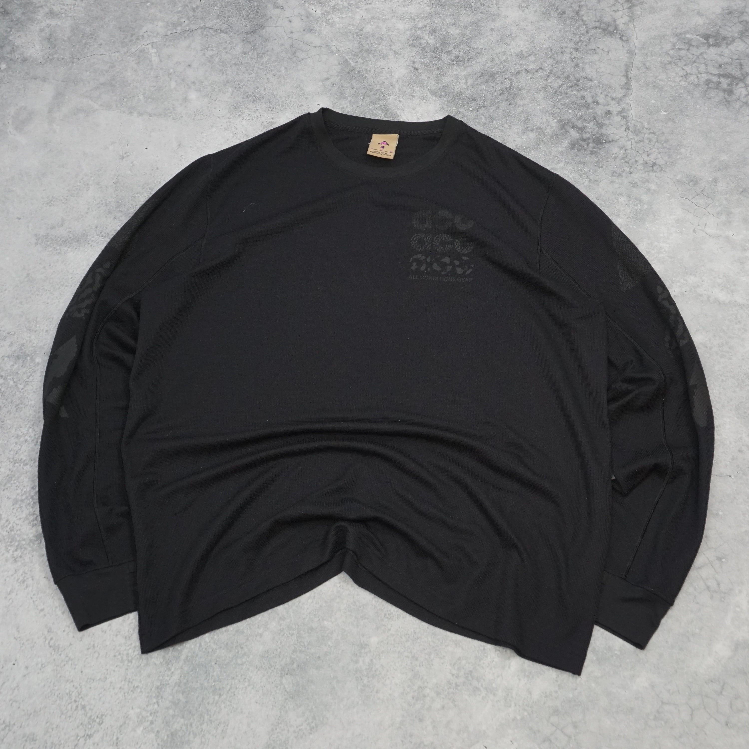 Nike ACG Long Sleeve Top