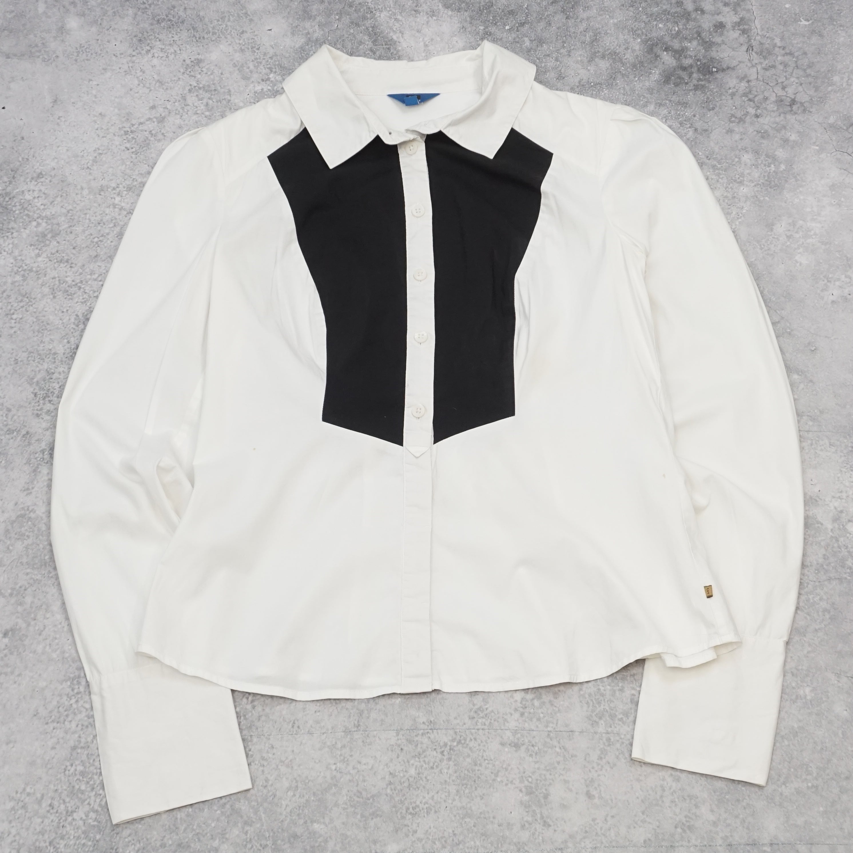 Cue Button Up