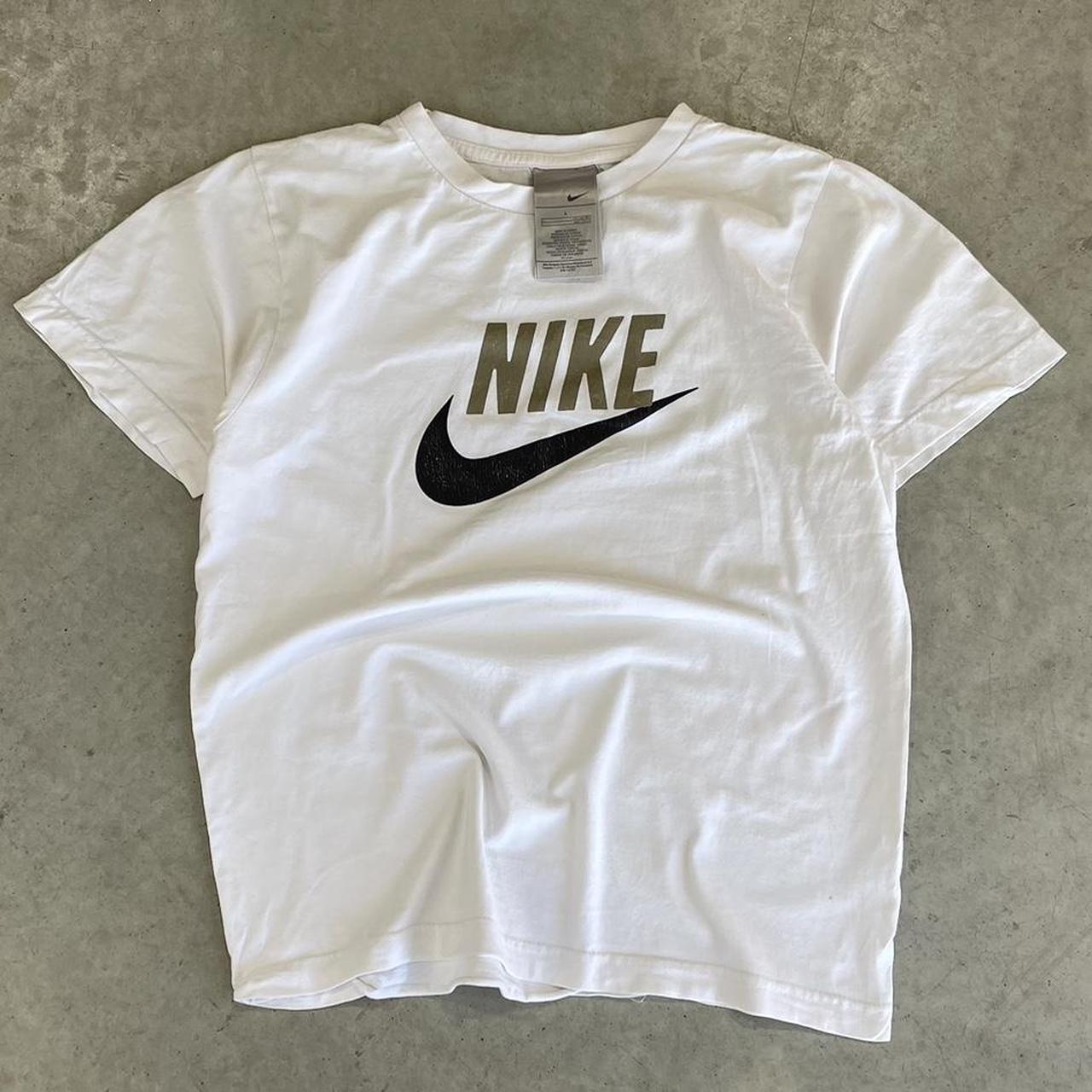 2000s Niketee Graphic T-Shirt