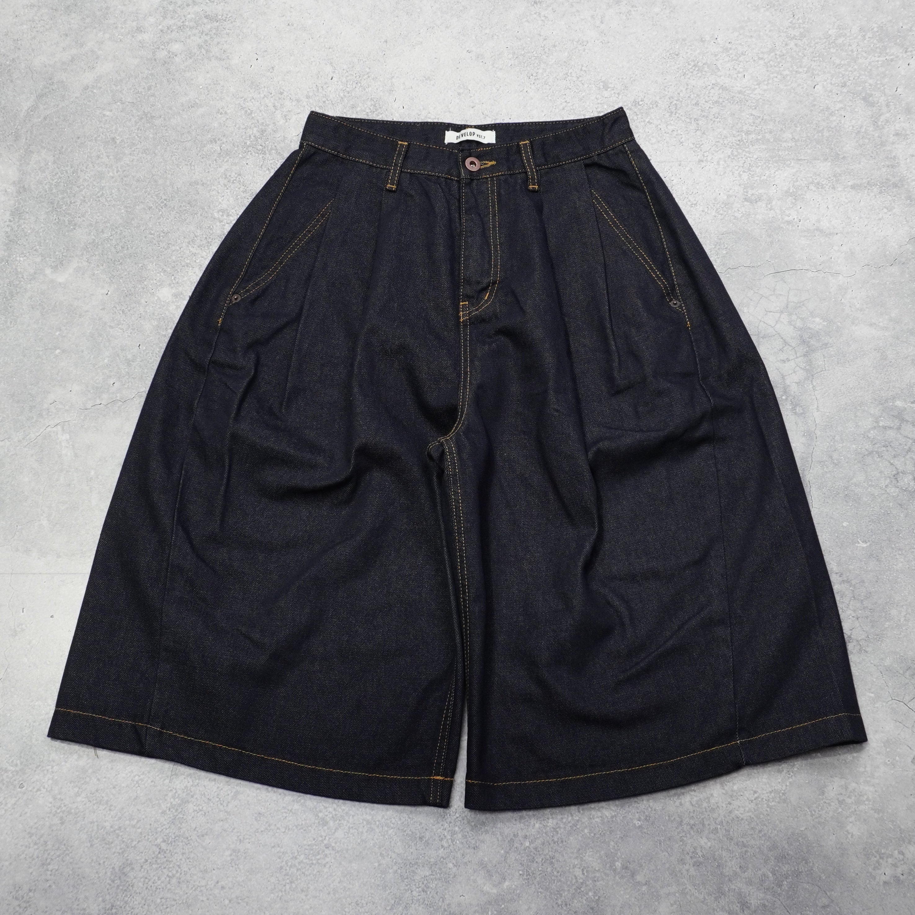 Develop Pleated Denim Shorts