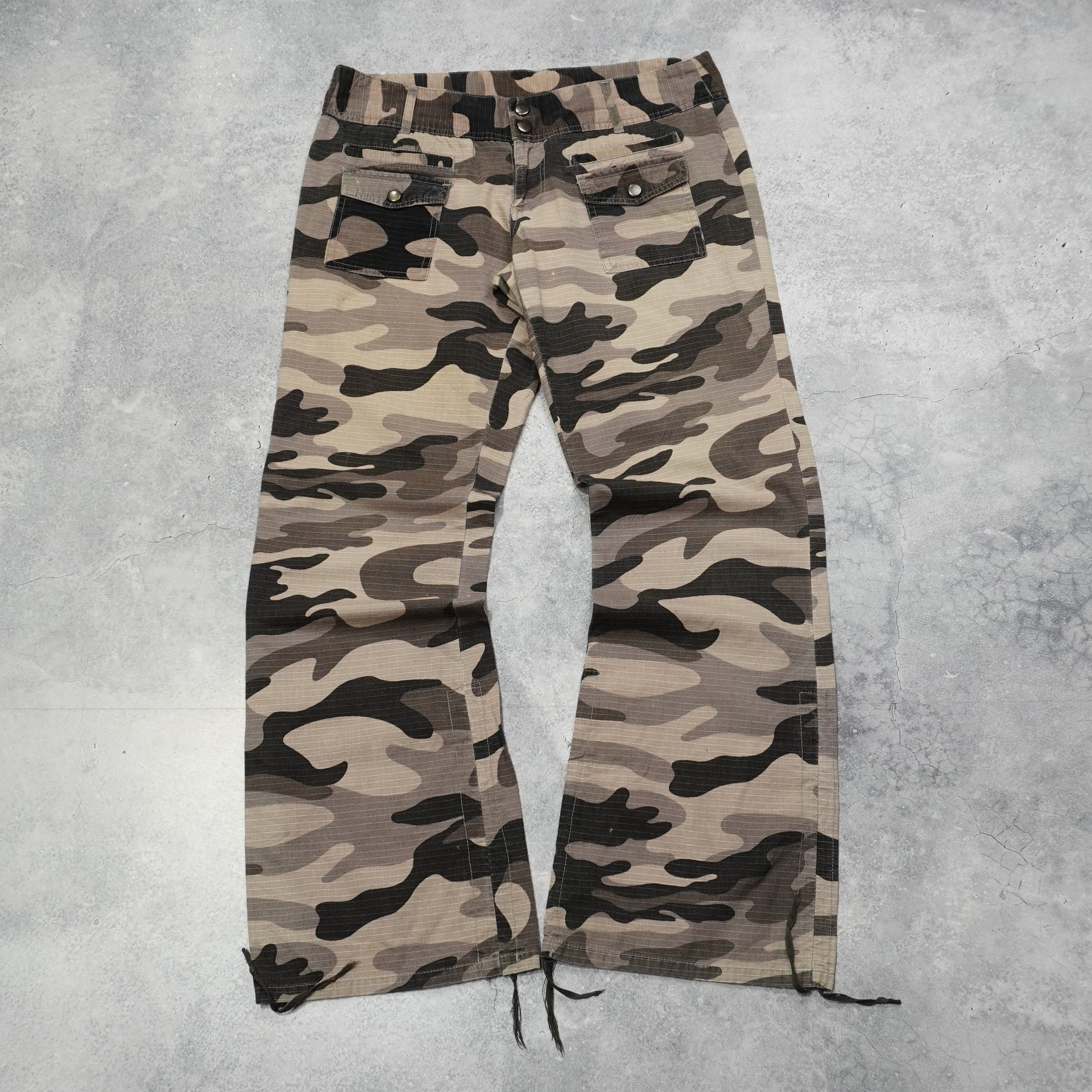 2000s digit@l Camo Pants