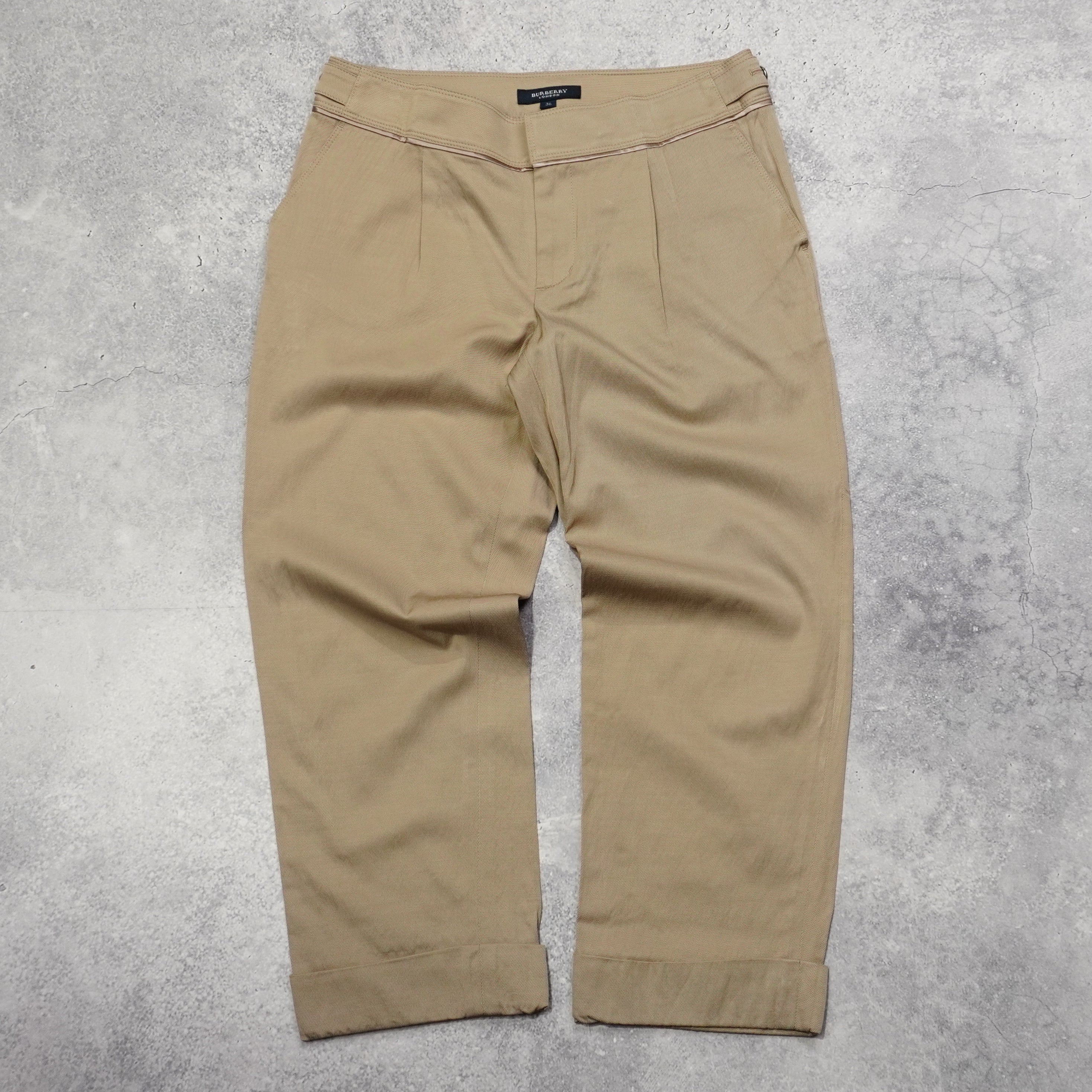 2000s Burberry Capri Pants