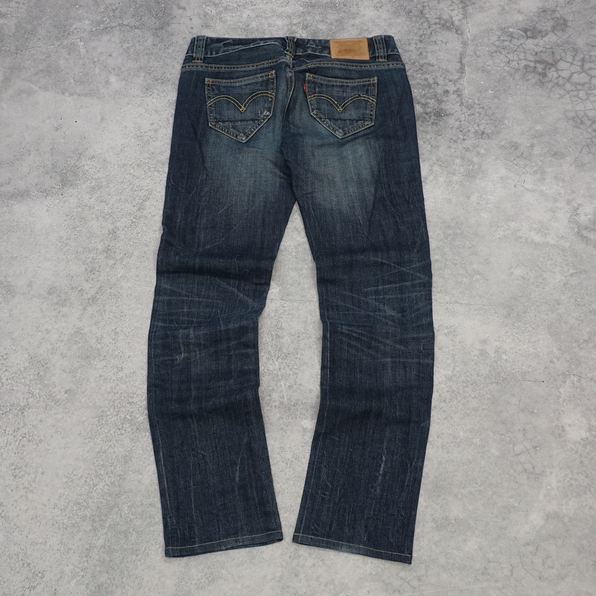 2000s Levis Distressed Jeans