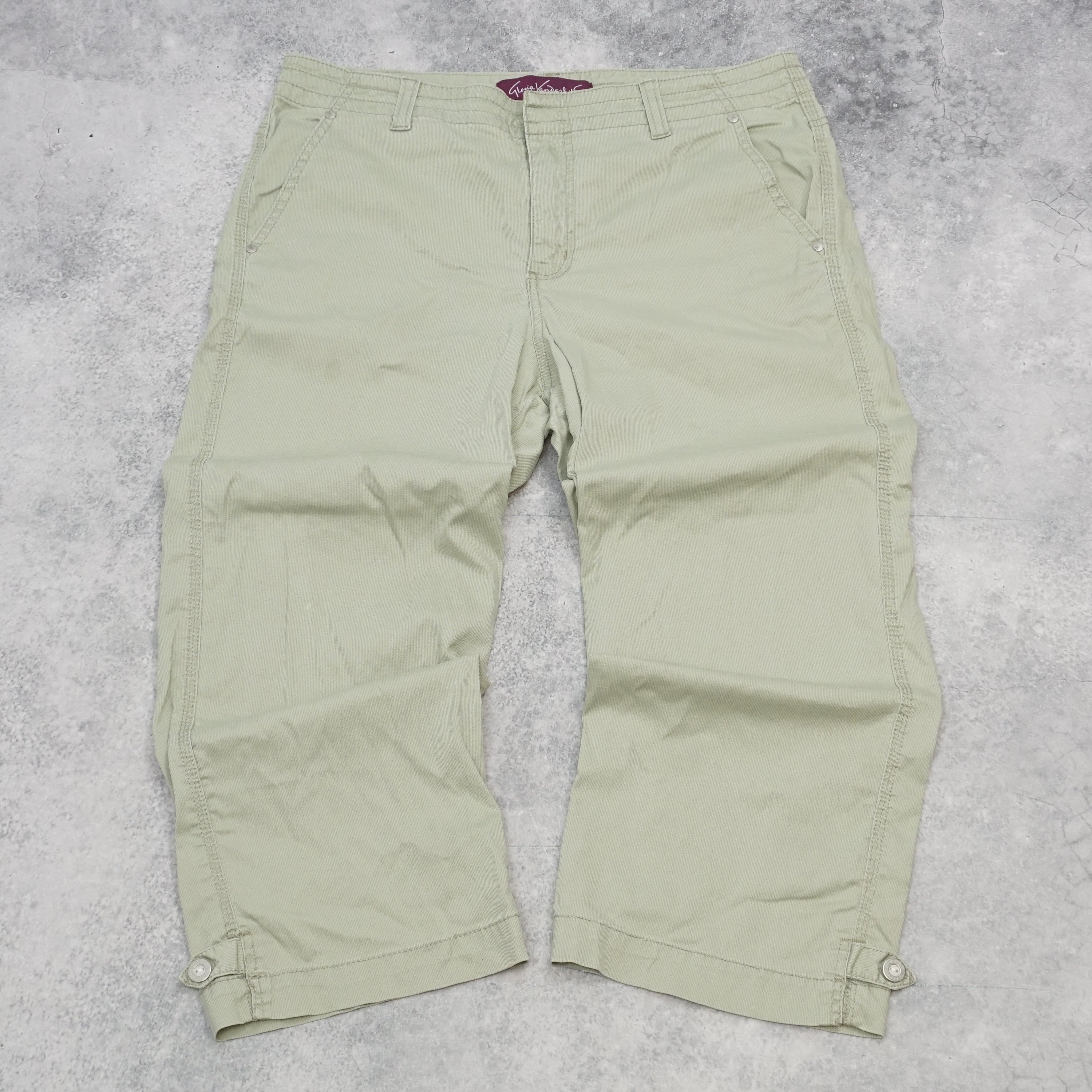 2000s Gloria Vanderbilt Utility Capri Pants