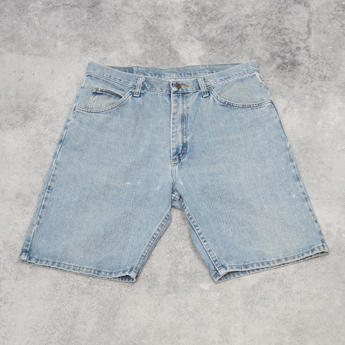 90s Wrangler Relaxed Fit Light Wash Jorts
