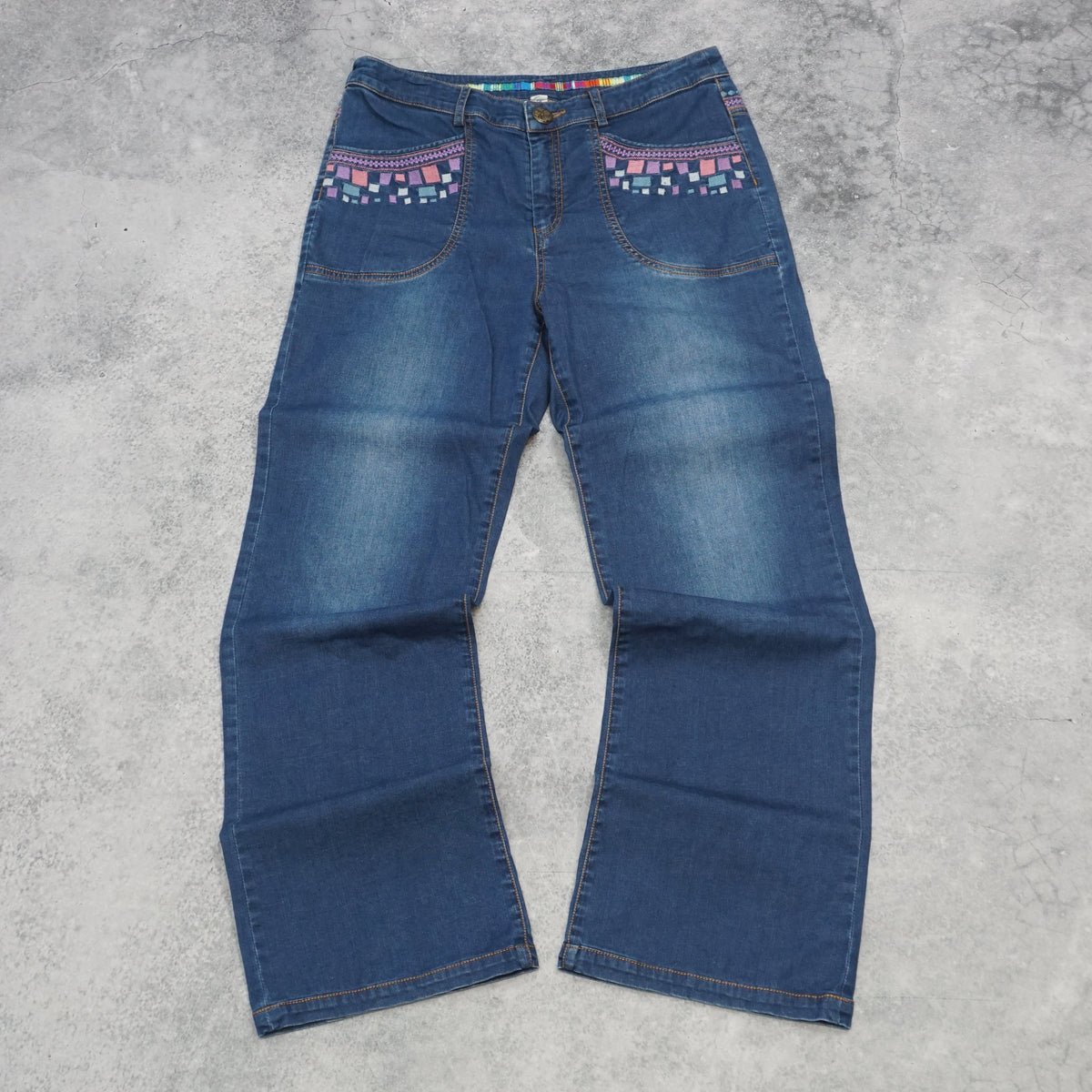 2000s Fashion No Flare Jeans