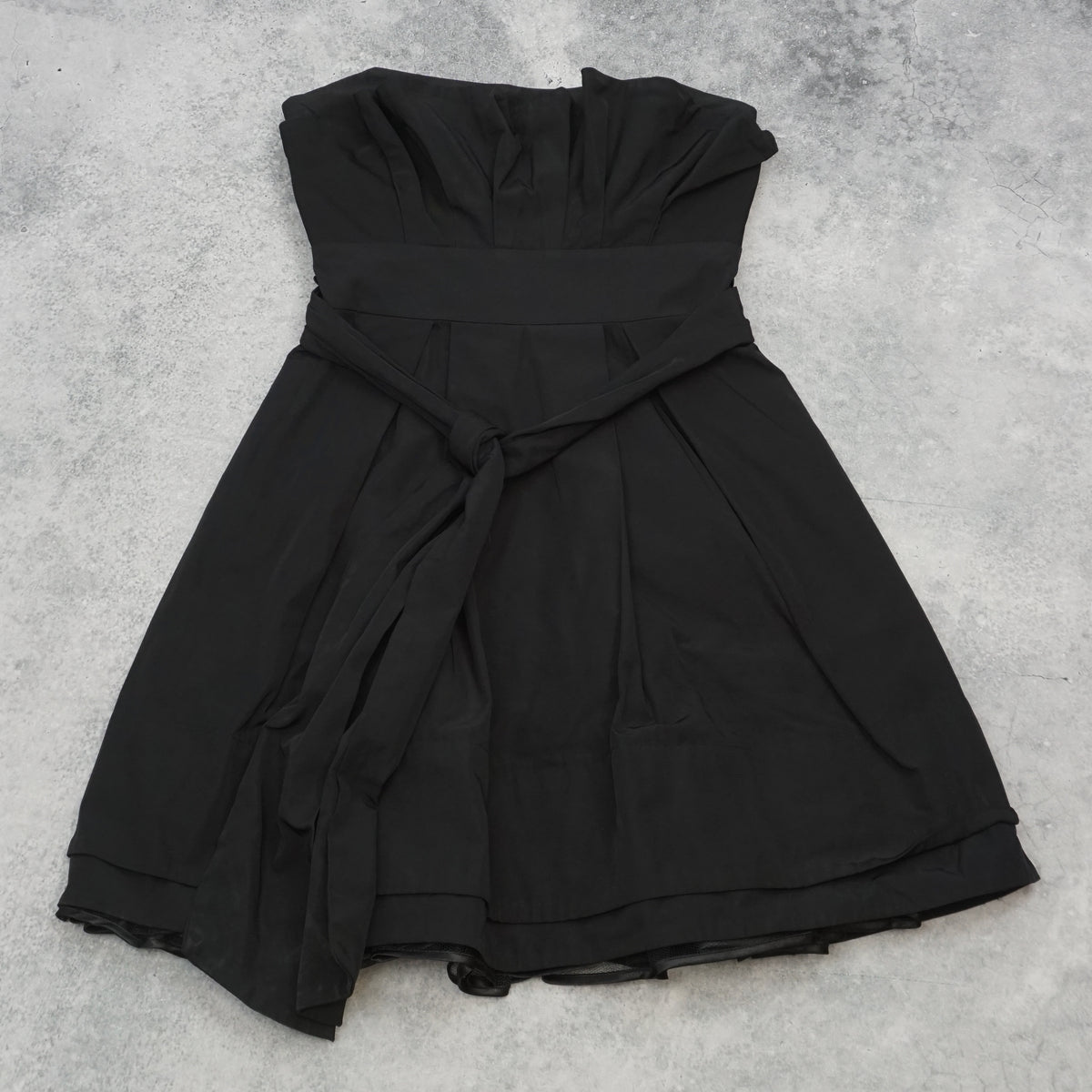Cue Strapless Tie-Waist Dress