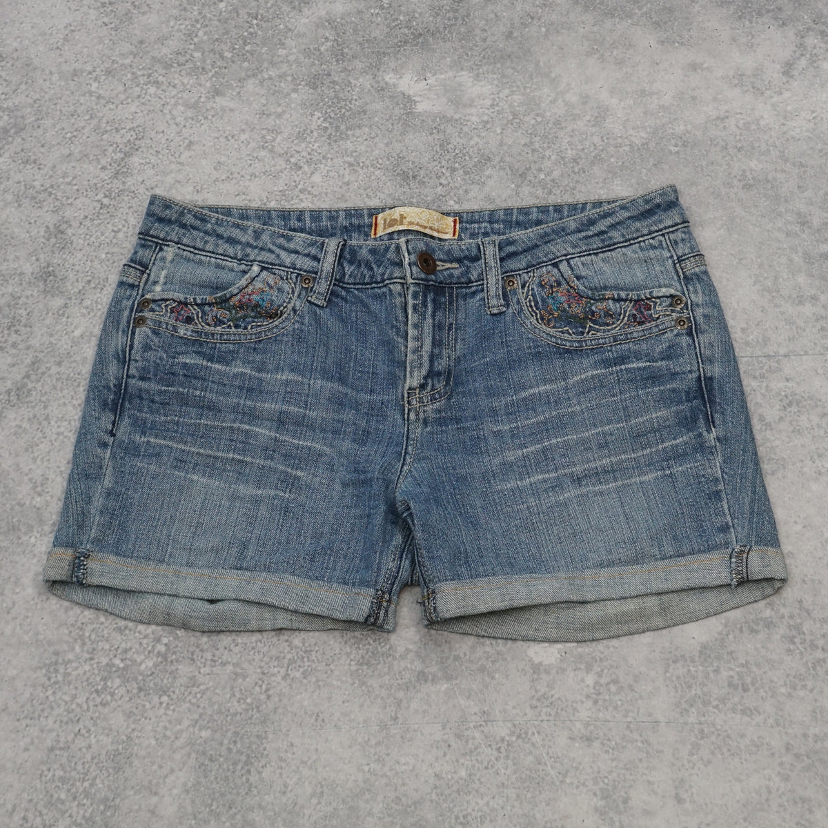 2000s L.e.i. Embroidered Cuffed Jorts