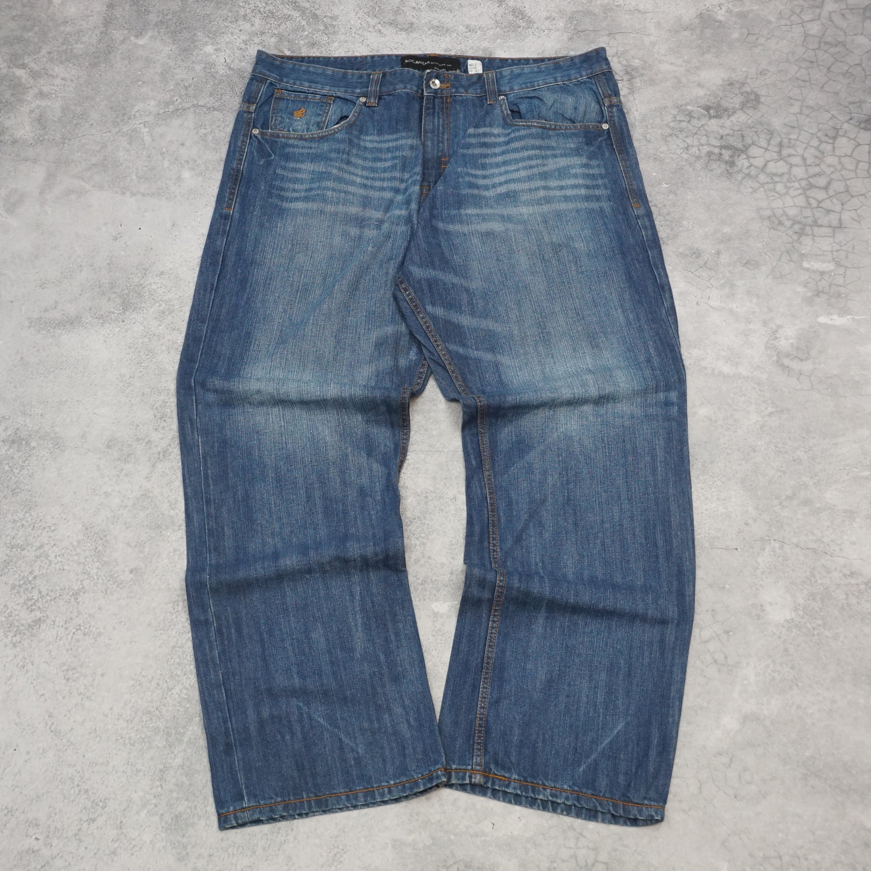 2000s Rocawear Regular Fit Jeans