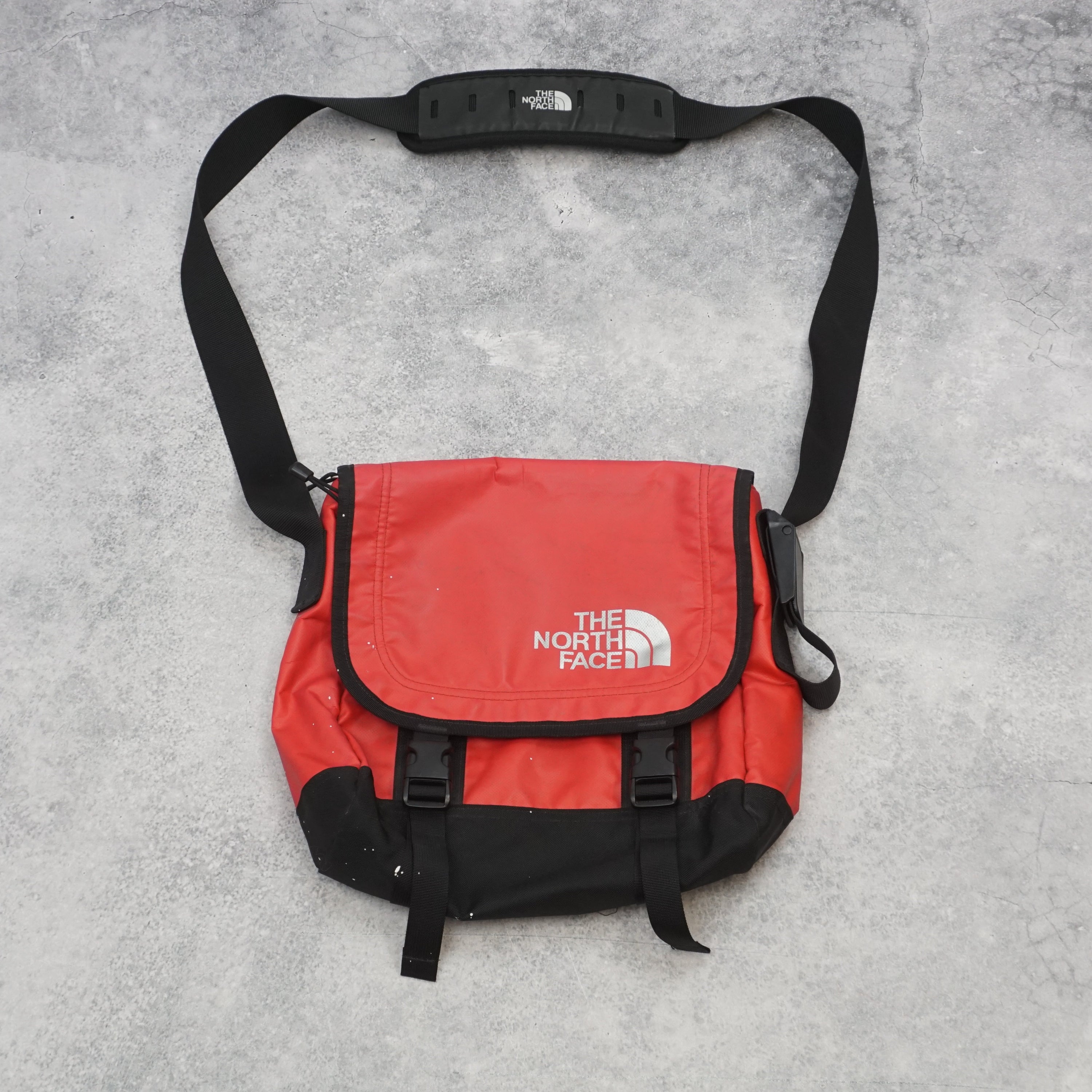2000s The North Face Base Camp Messenger Bag