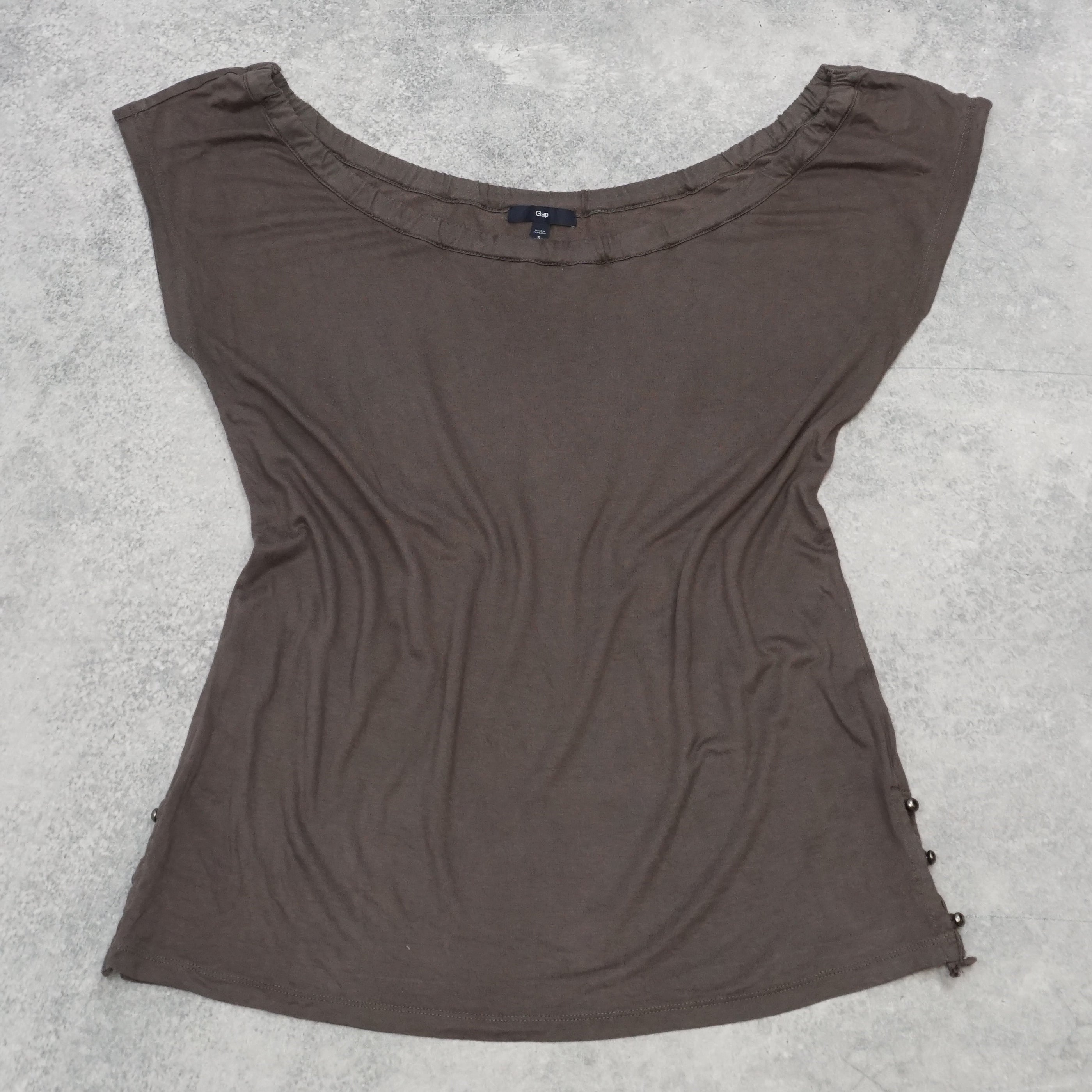 Gap Fitted Side-Button Top