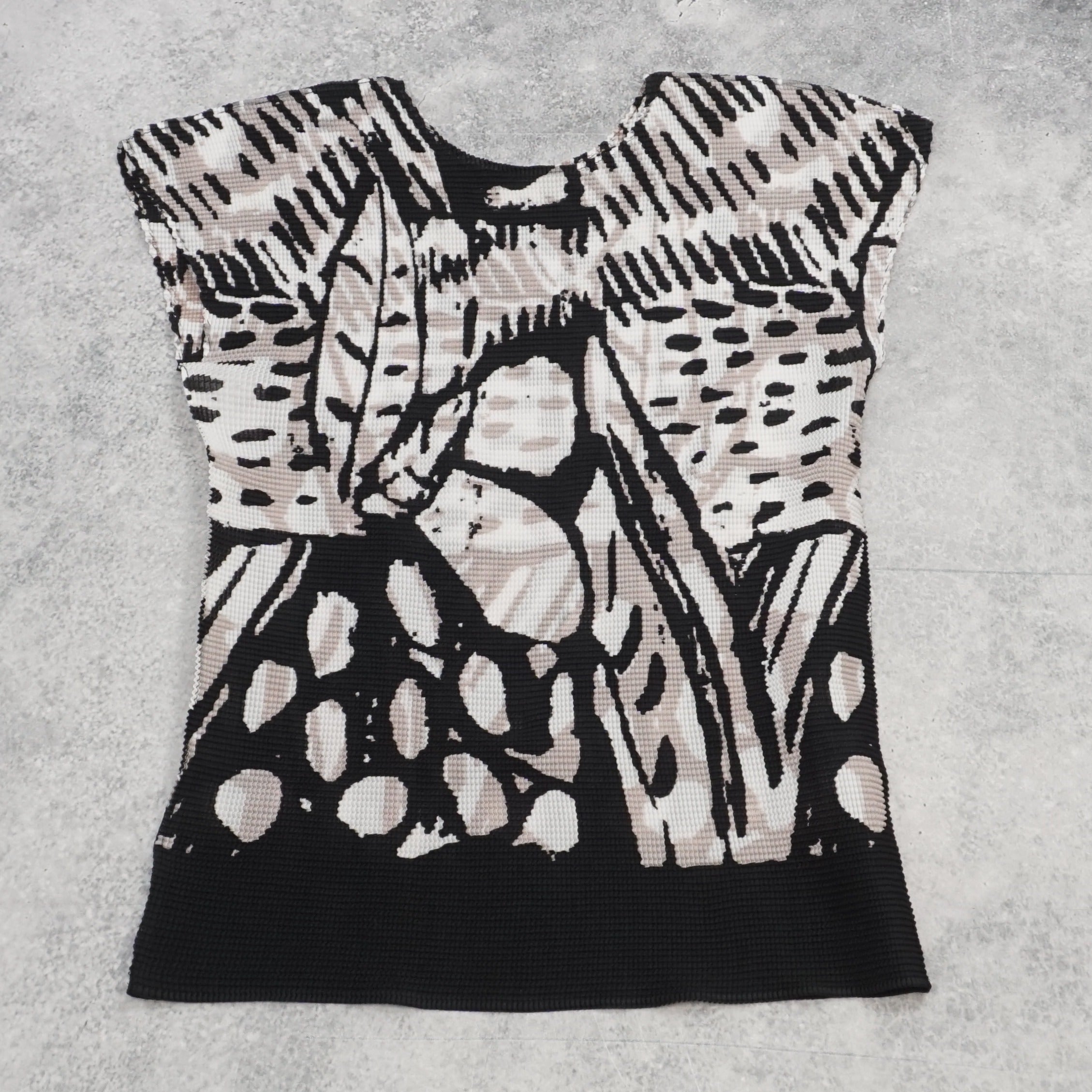 Issey Miyake Graphic Print Top Sleeveless
