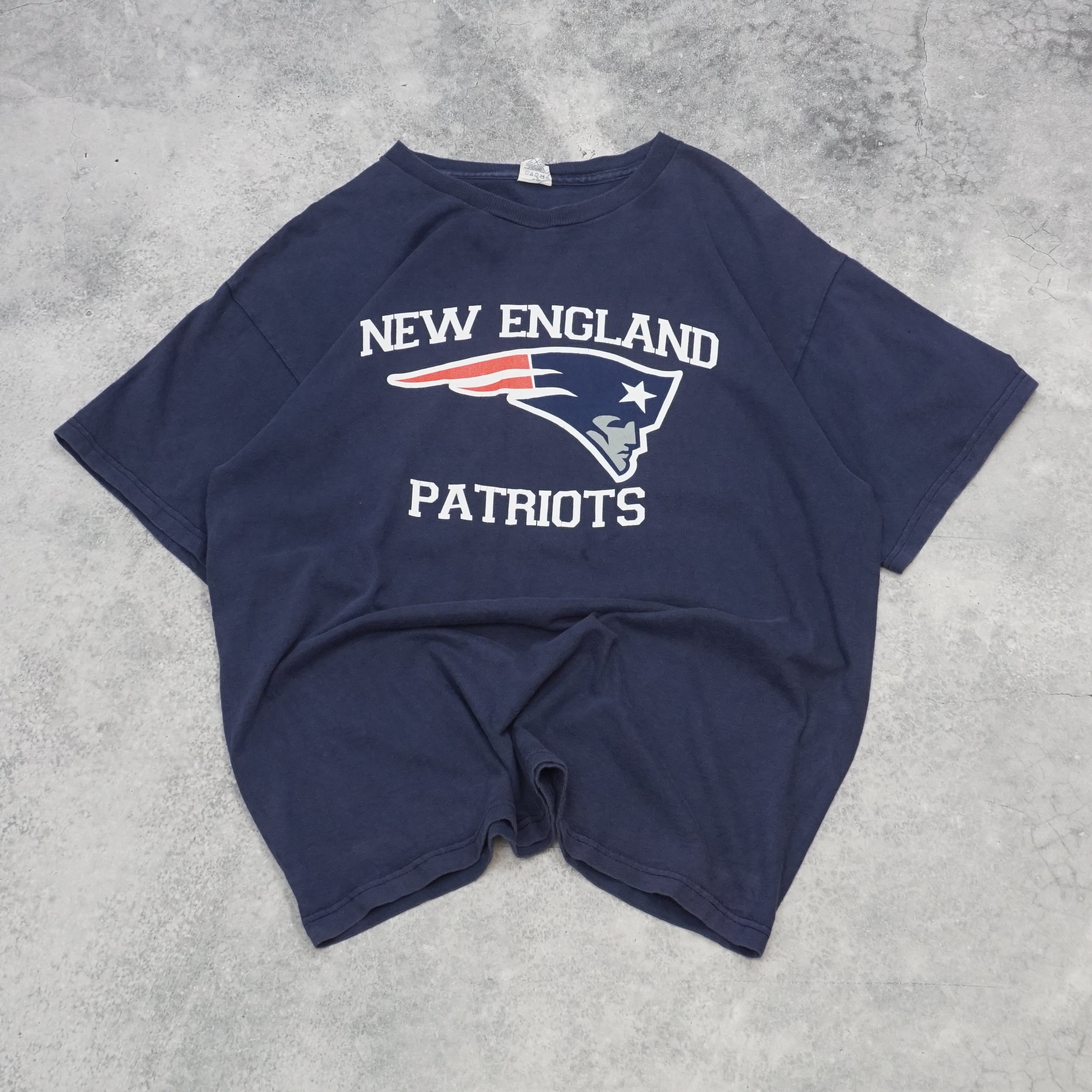 2000s Delta Pro Weight New England Patriots Graphic T-Shirt