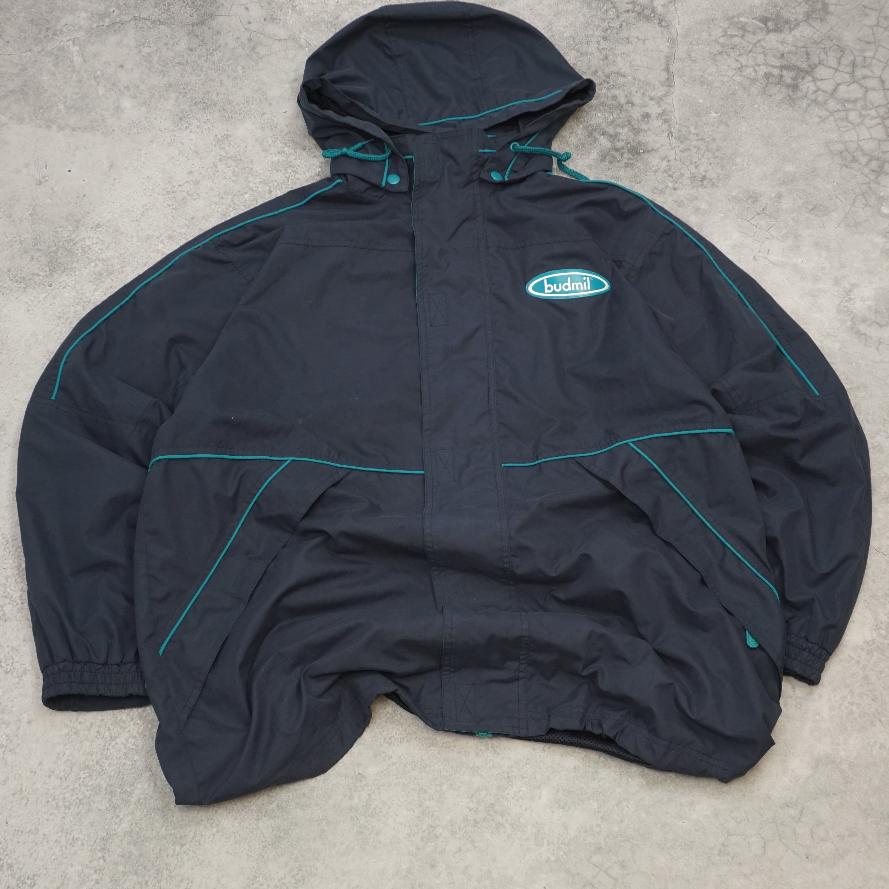 Budmil Windbreaker