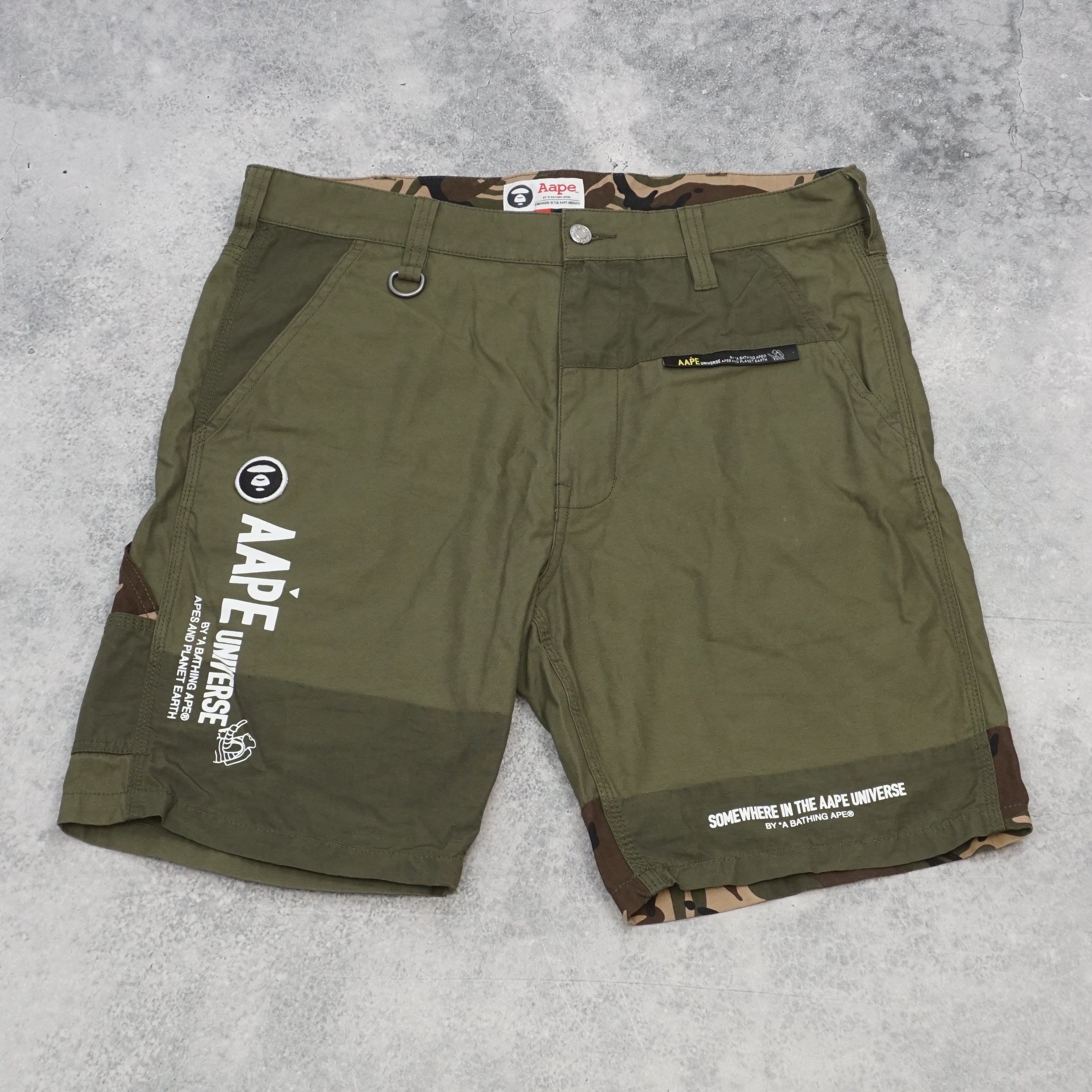 Aape Universe Camo Cargo Cargo Shorts