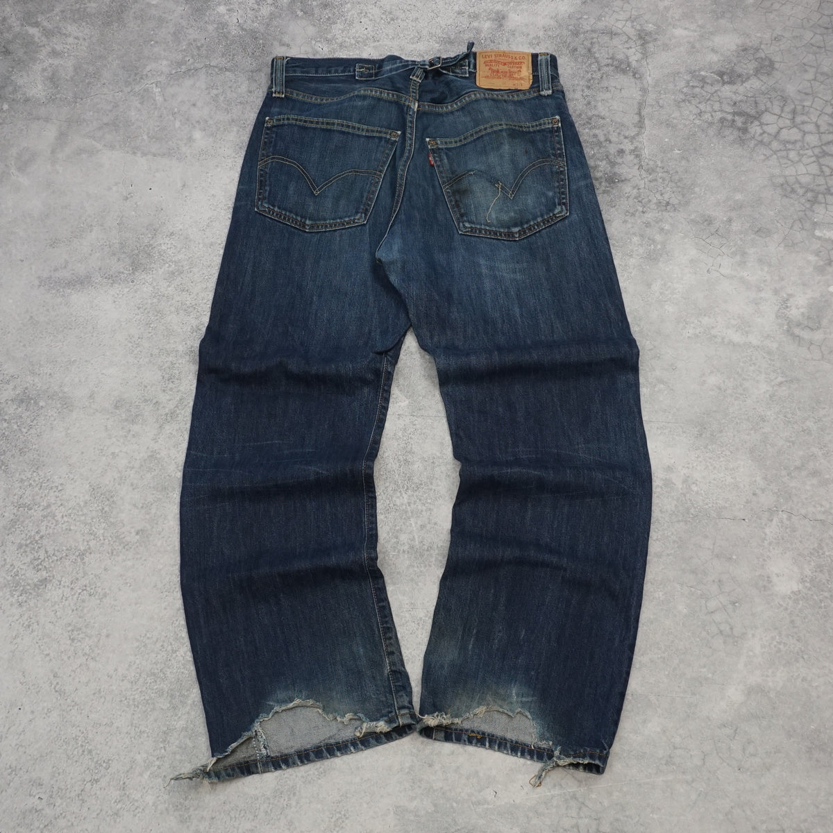 2000s Levi's Bootcut dark wash Jeans