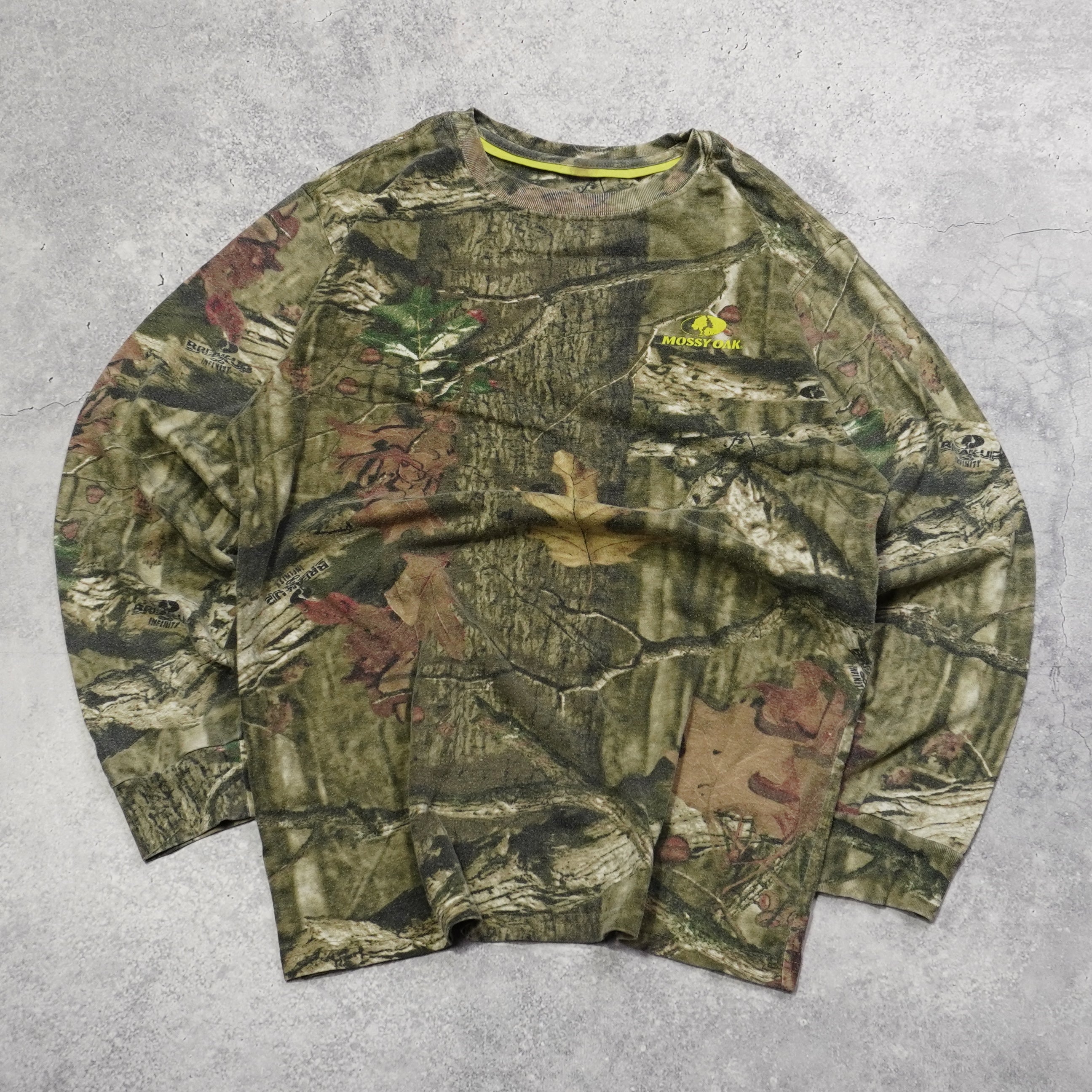 2000s Mossy Oak Camo Graphic Crewneck