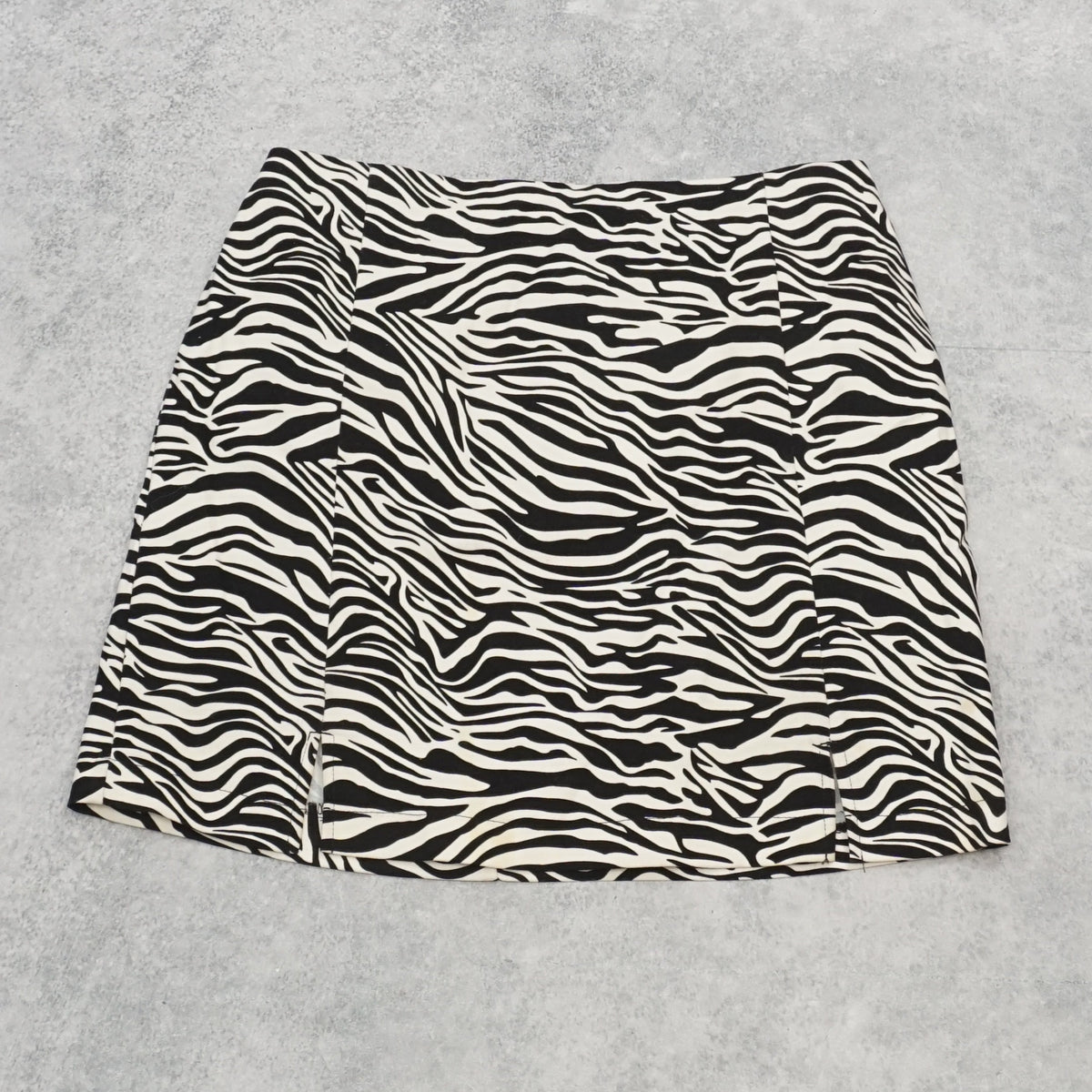 eyeshadow Zebra Print Split Hem Mini Skirt
