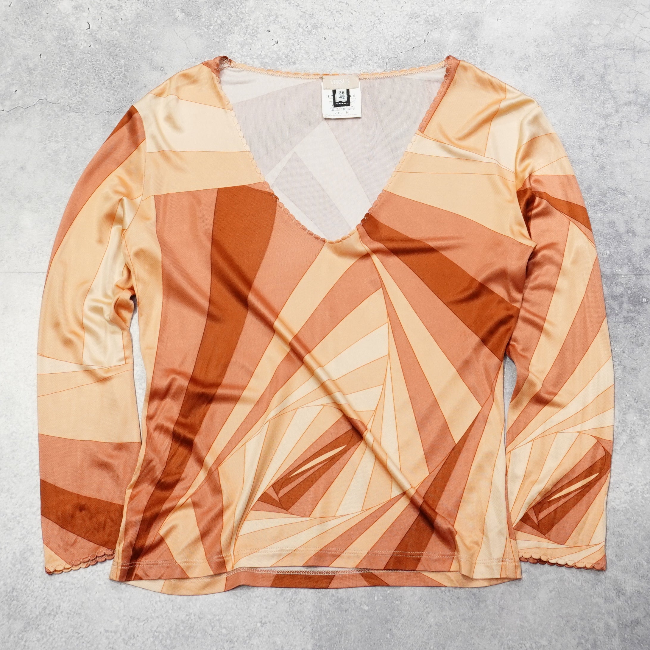 2000s Versus Graphic Pattern Top